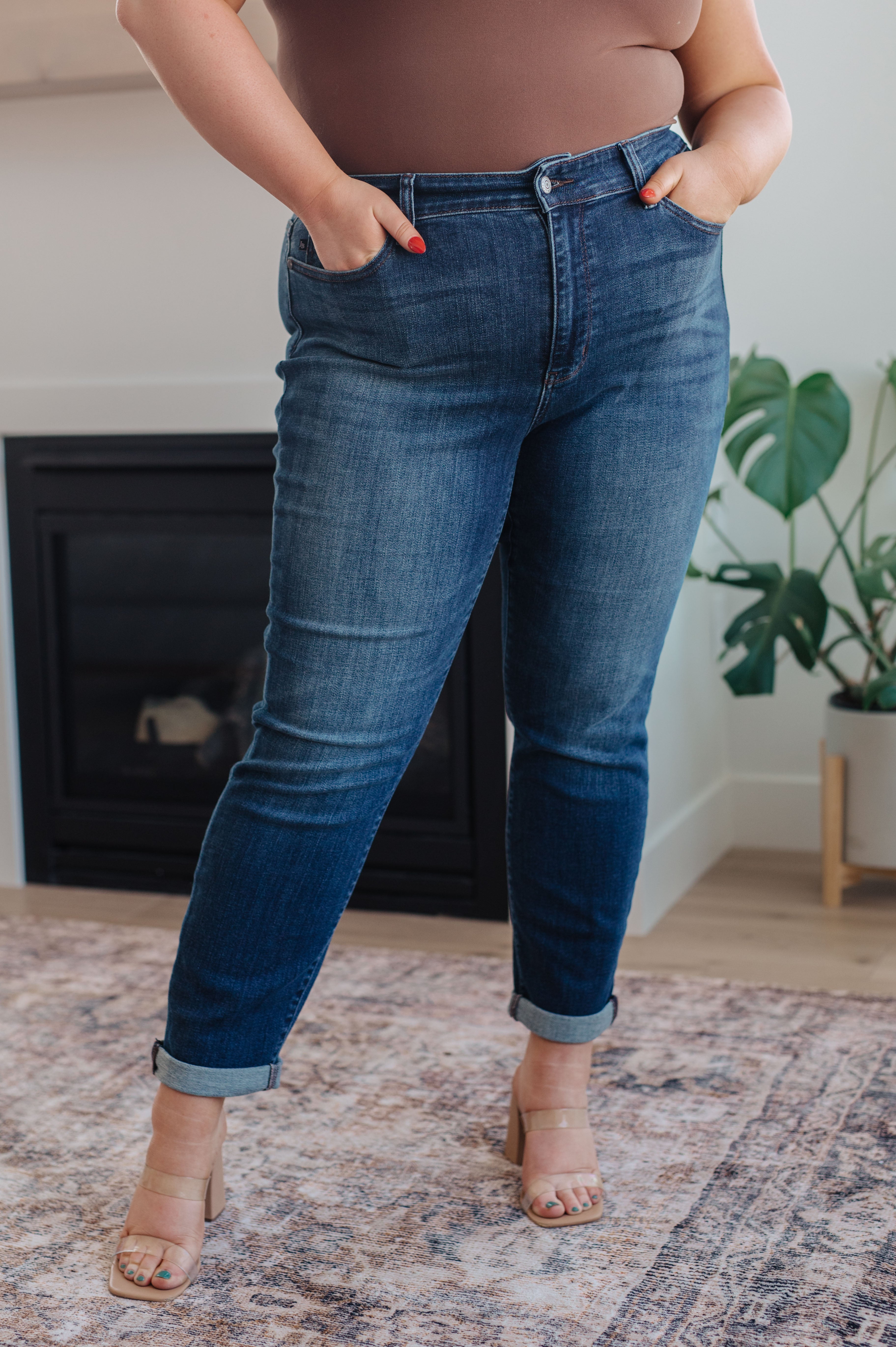 Mid Rise Cuffed Slim Relaxed Fit Judy Blue Jeans