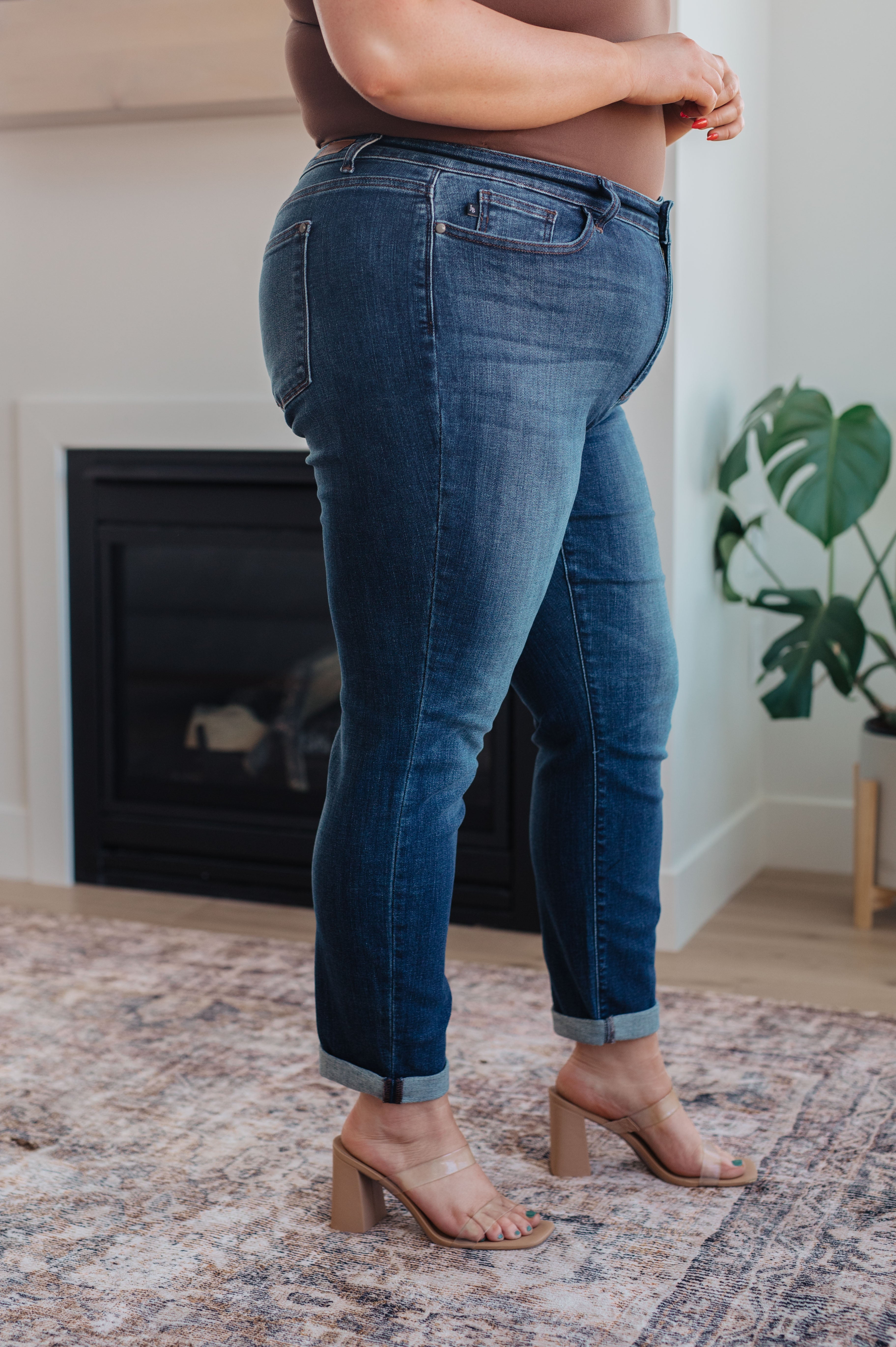 Mid Rise Cuffed Slim Relaxed Fit Judy Blue Jeans