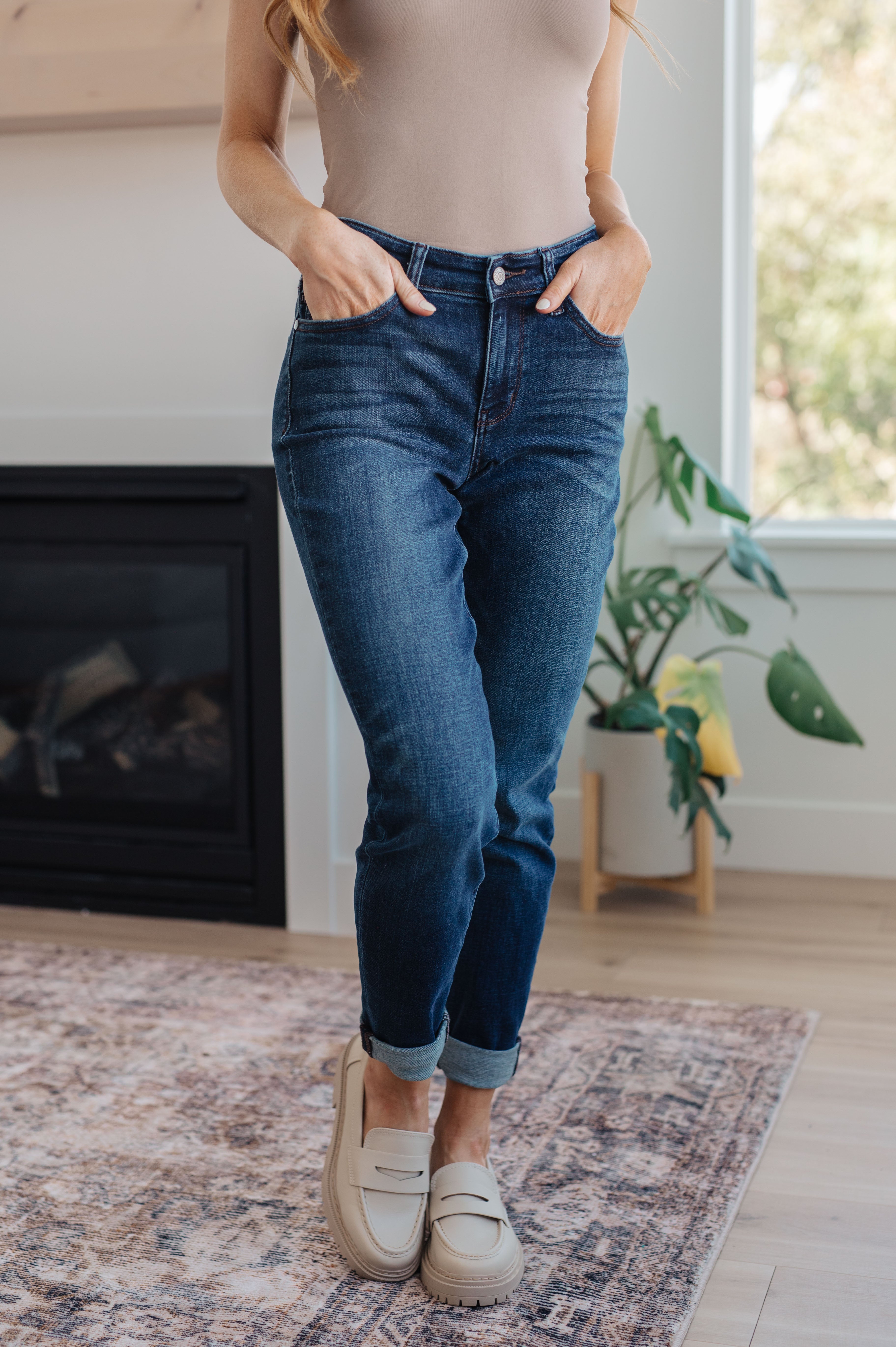 Mid Rise Cuffed Slim Relaxed Fit Judy Blue Jeans