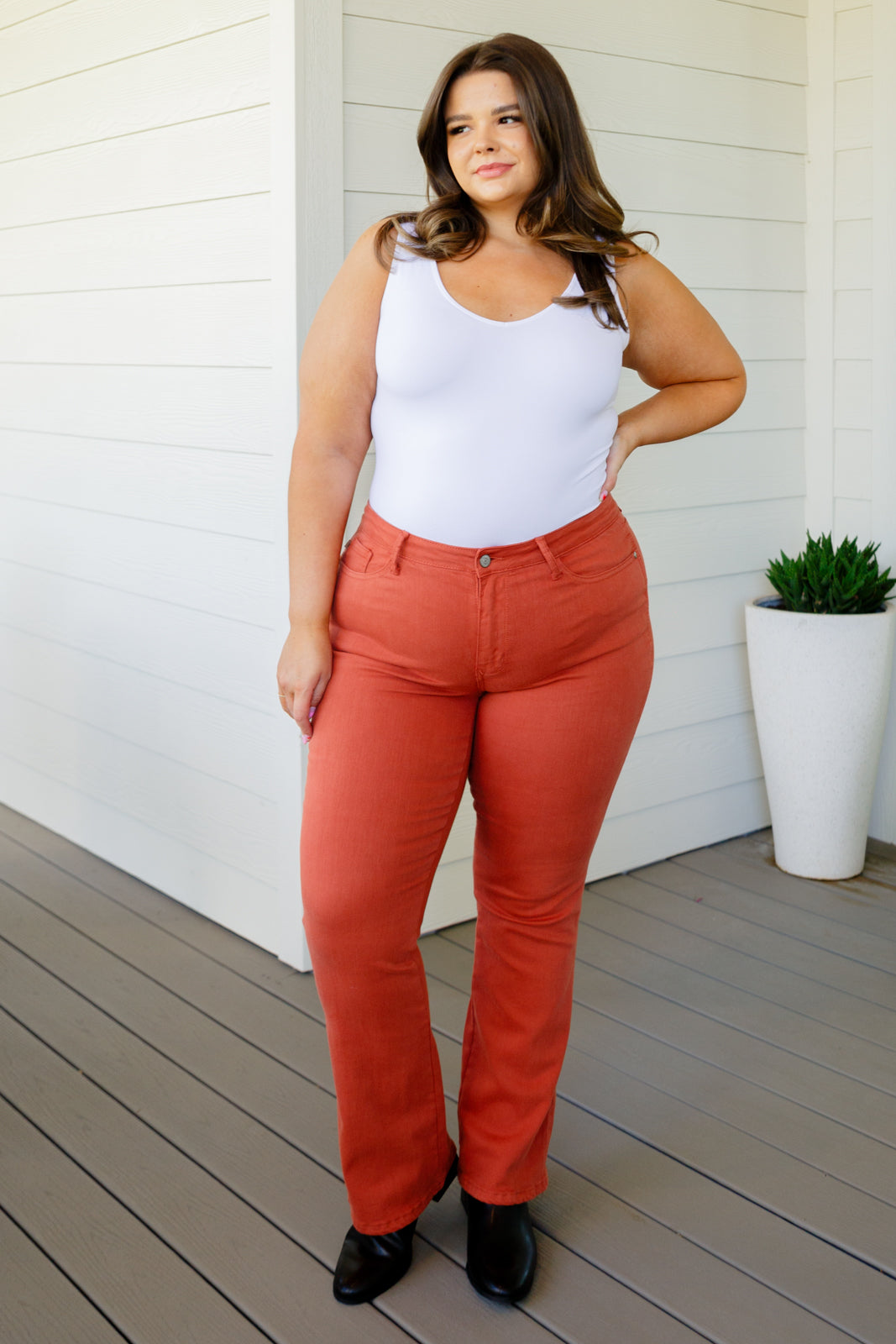 Mid Rise Slim Bootcut Judy Blue Jeans in Terracotta