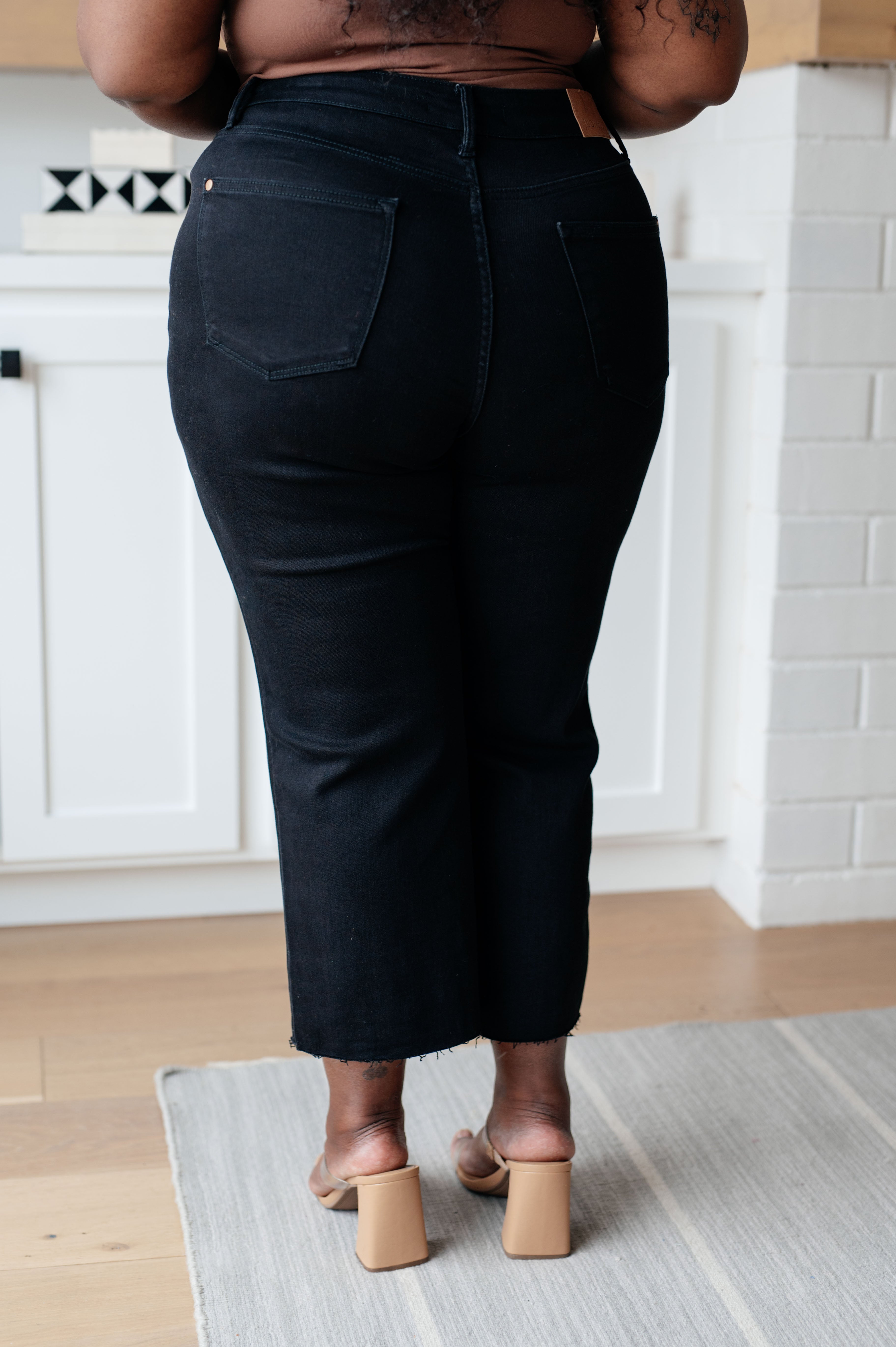 High Rise Tummy Control Wide Leg Crop Judy Blue Jeans in Black