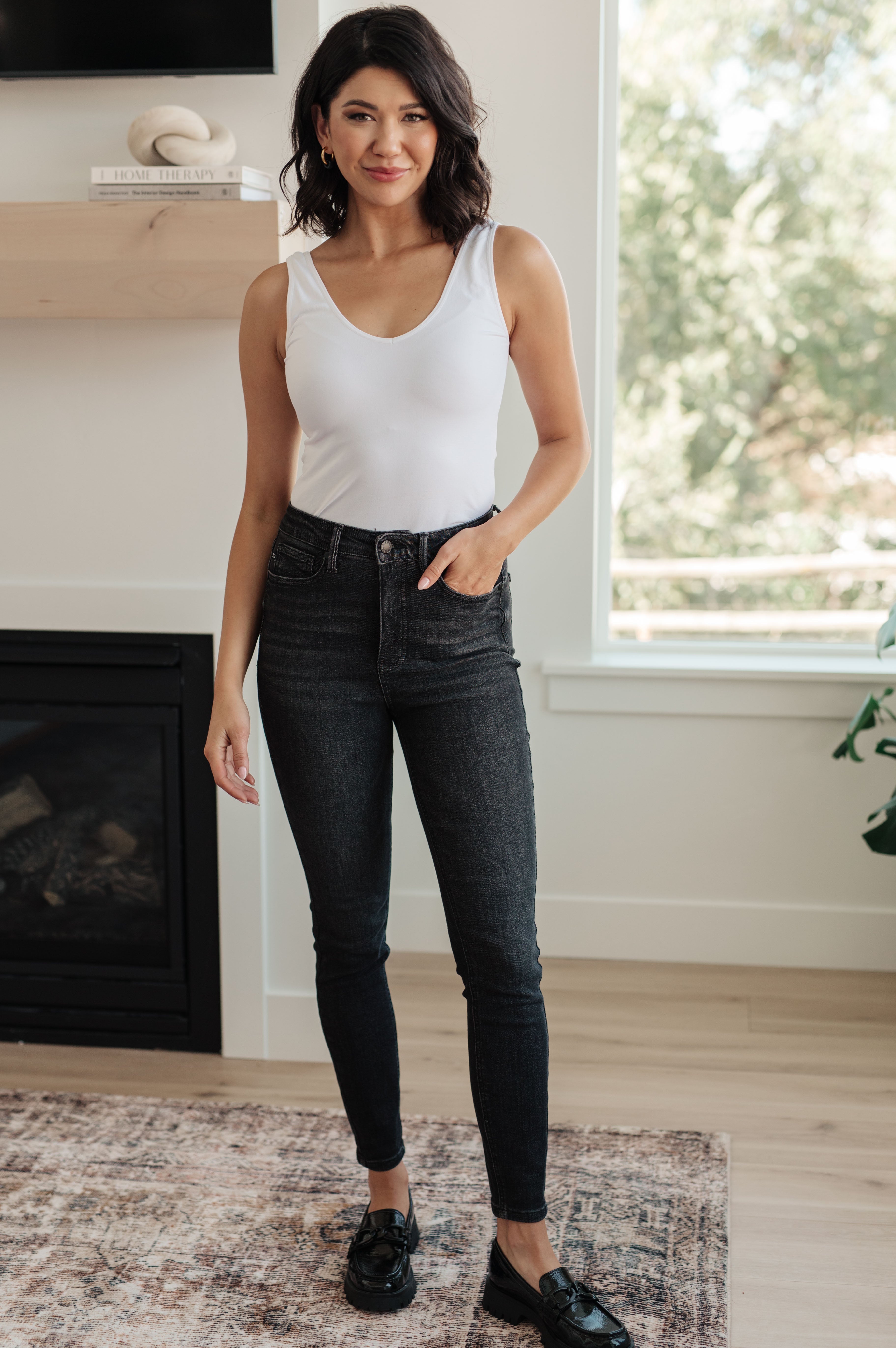 High Rise Tummy Control Skinny Judy Blue Jeans in Washed Black