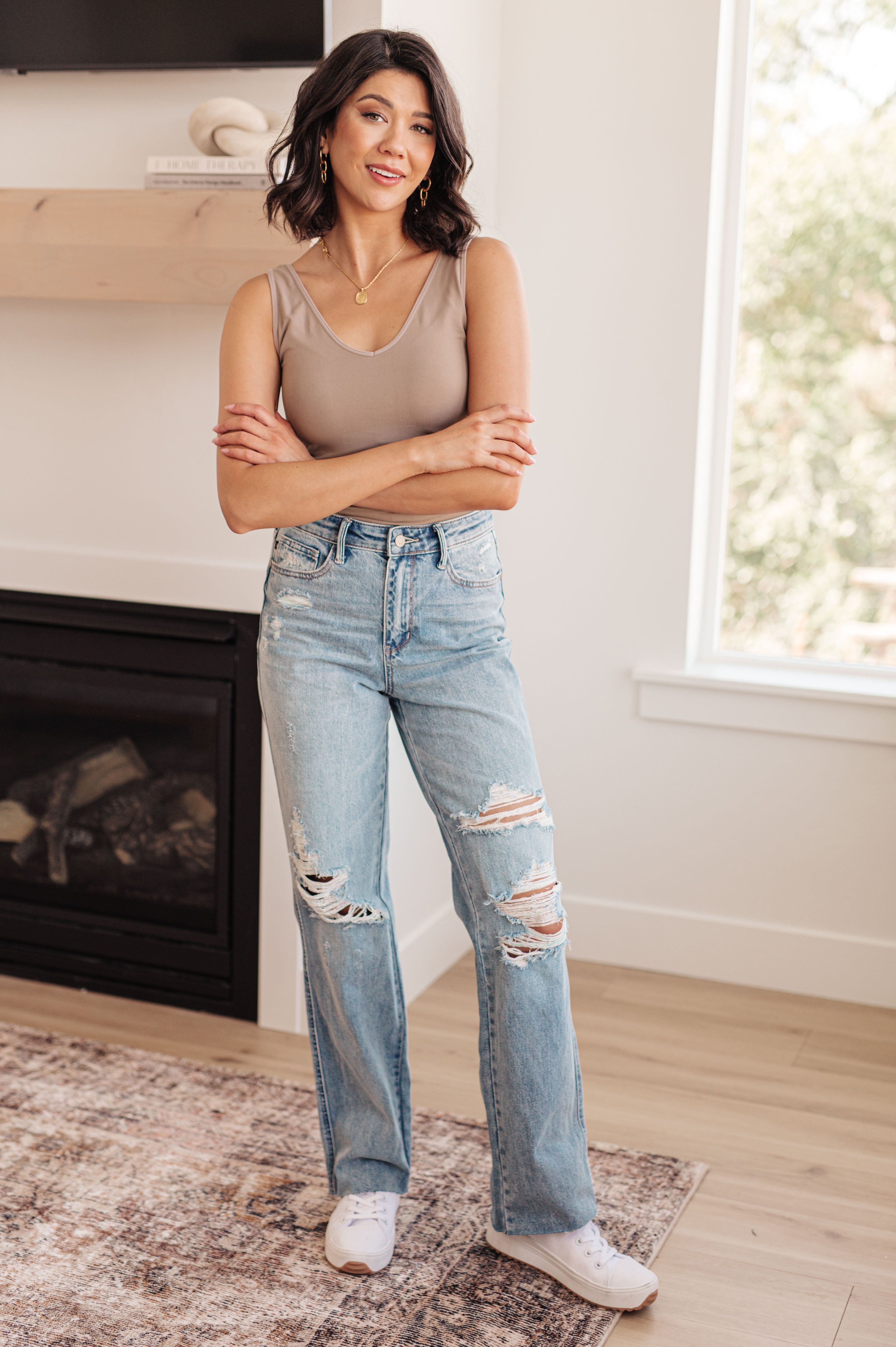 High Rise Rigid Magic Destroyed Straight Judy Blue Jeans