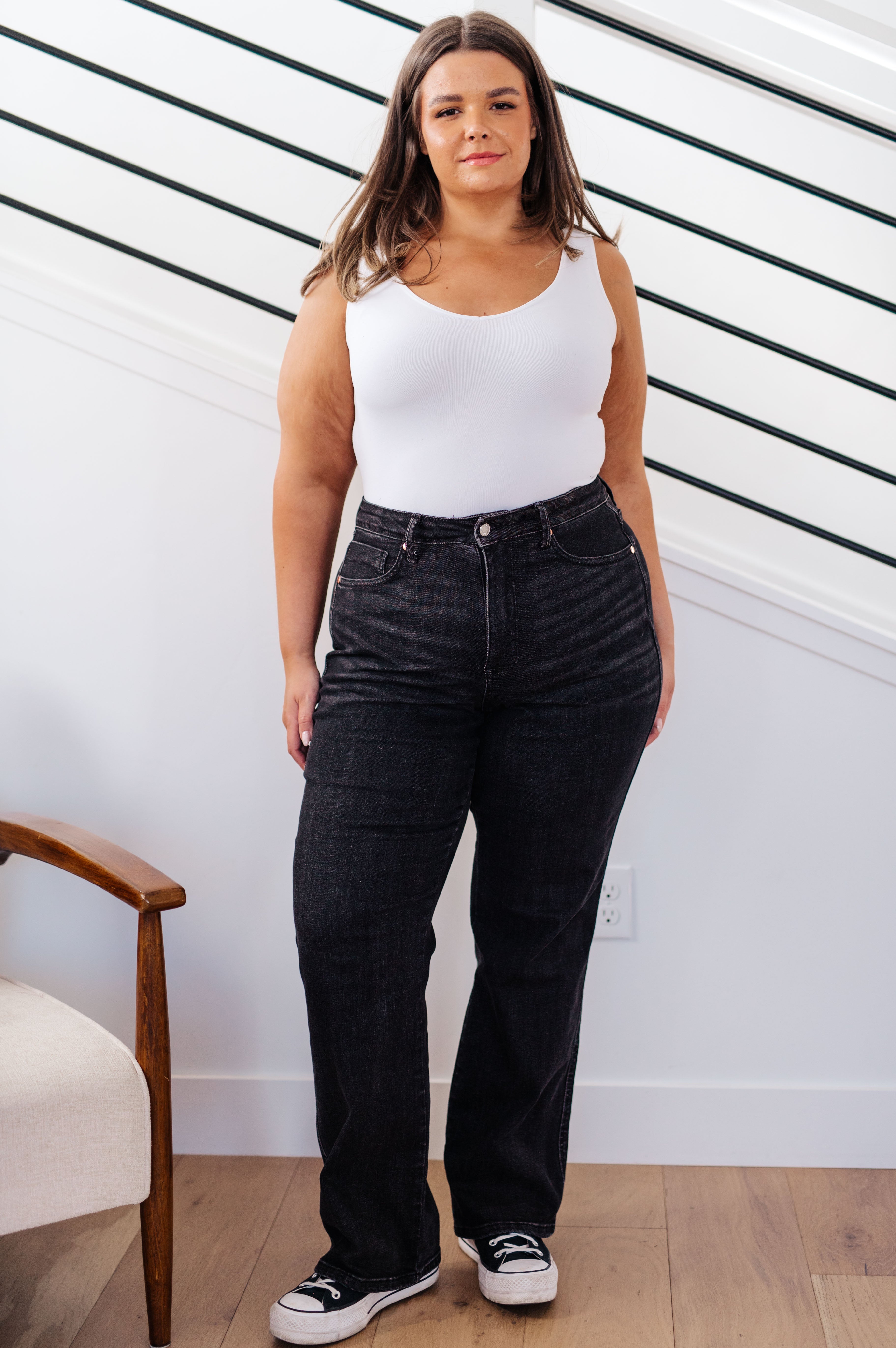 High Rise Tummy Control Straight Relaxed Fit Judy Blue Jeans in Washed Black