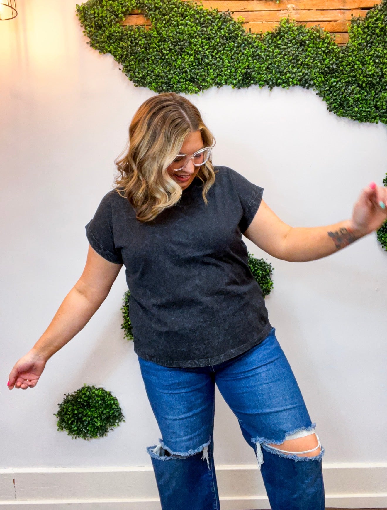 Sunkissed Crinkle Folded Sleeve Tee in Black