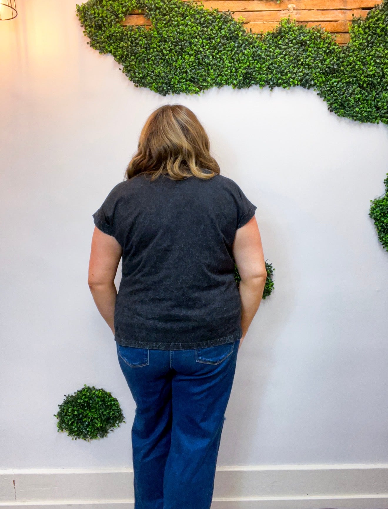 Sunkissed Crinkle Folded Sleeve Tee in Black