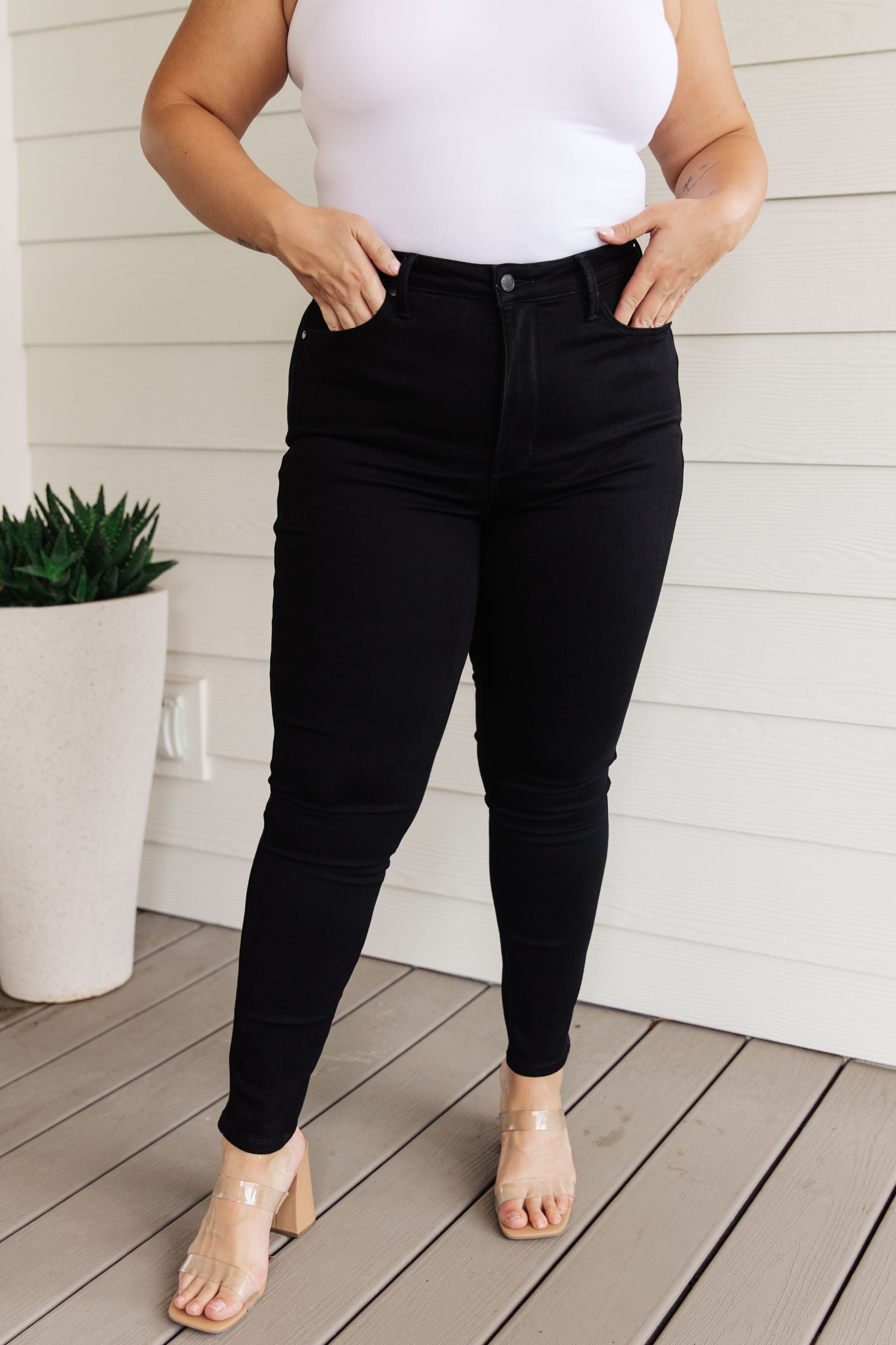 High Rise Tummy Control Classic Skinny Judy Blue Jeans in Black