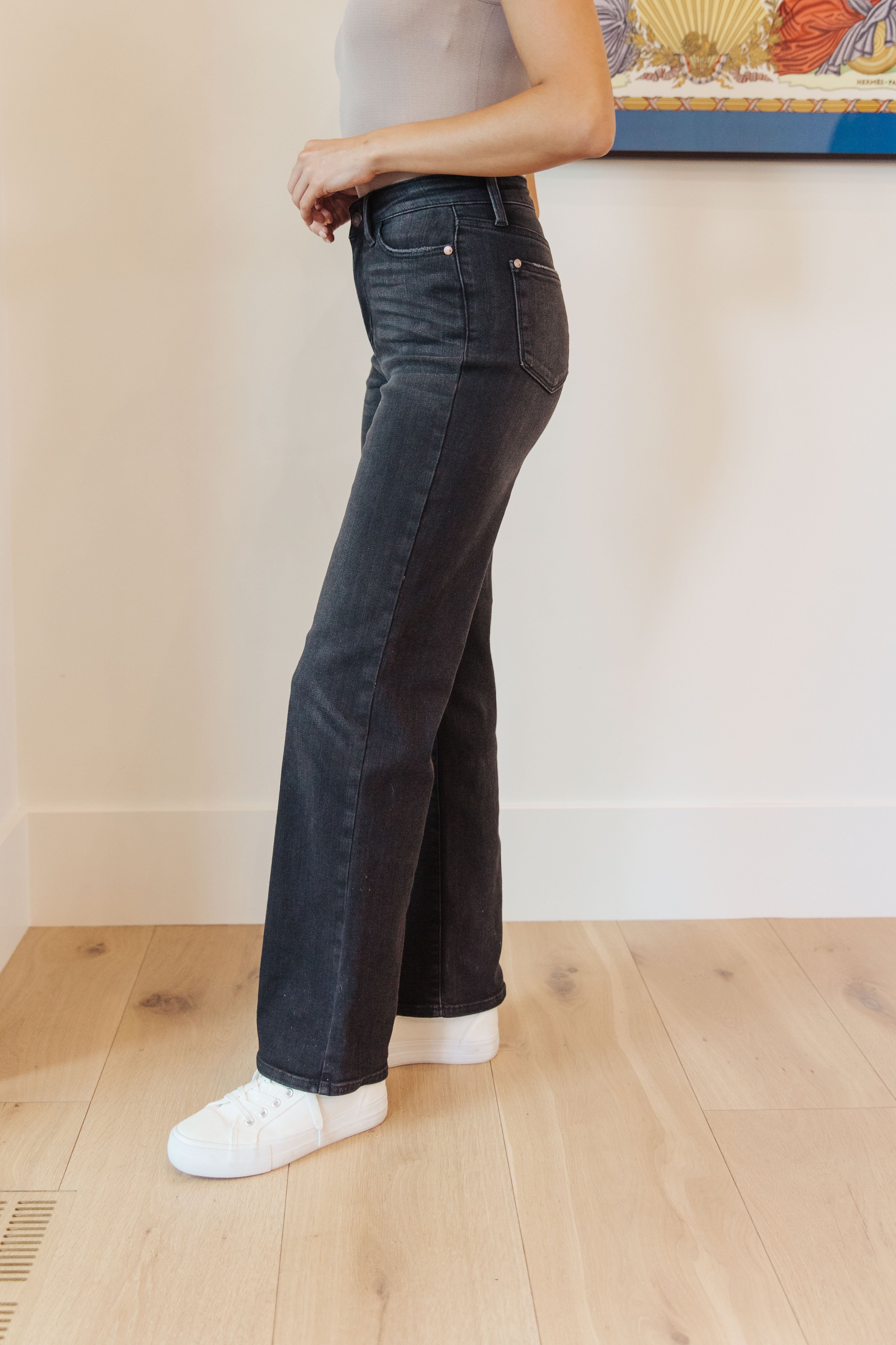 High Rise Classic Straight Judy Blue Jeans in Washed Black