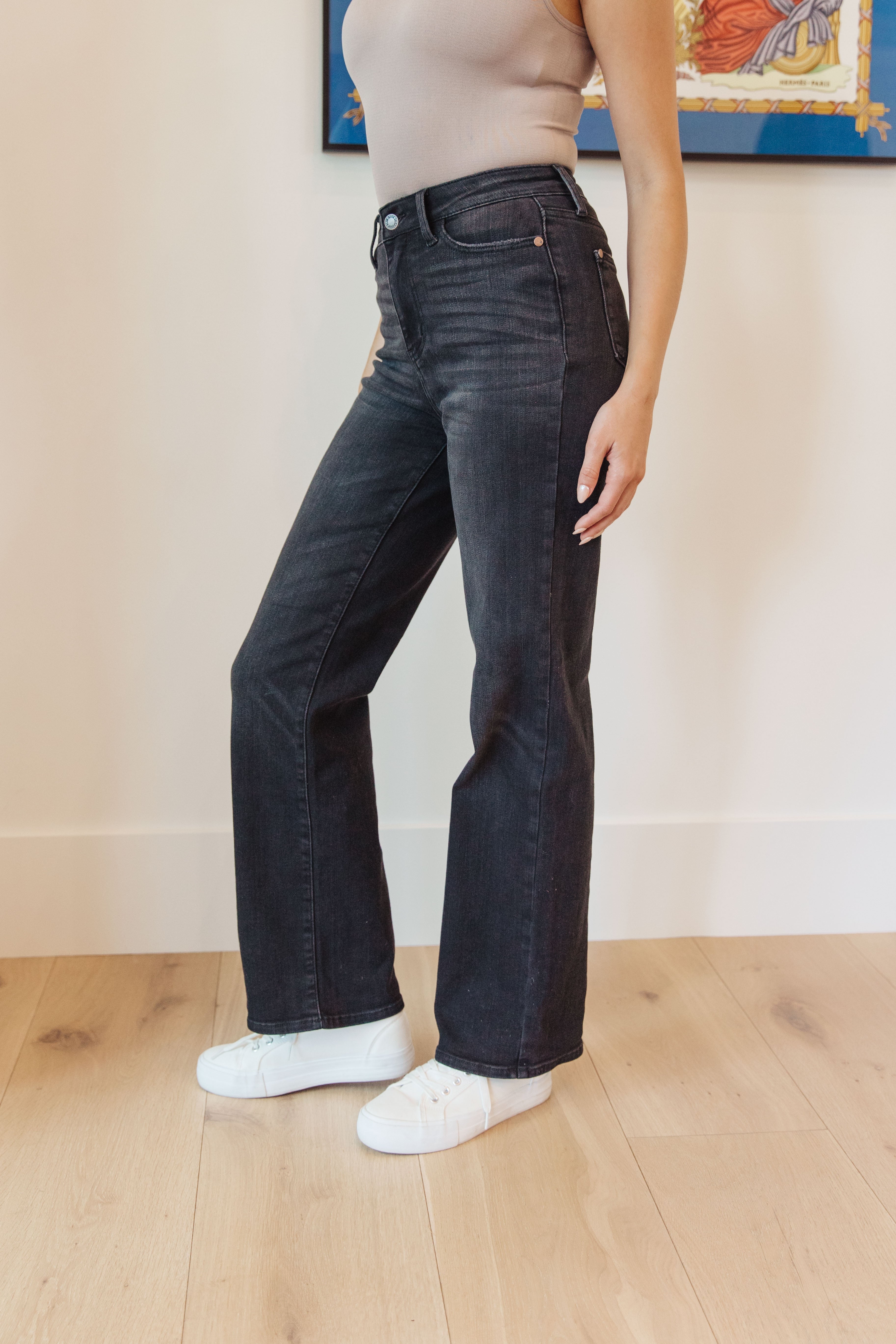 High Rise Classic Straight Judy Blue Jeans in Washed Black