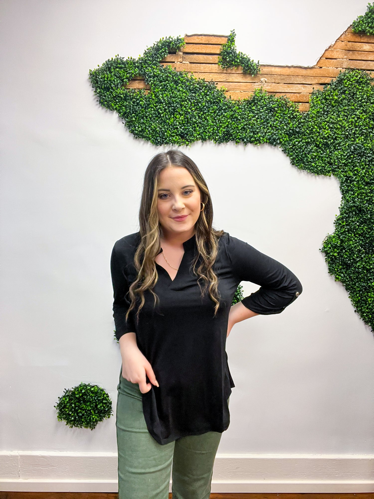 Essential Solid Lizzy Top - Black