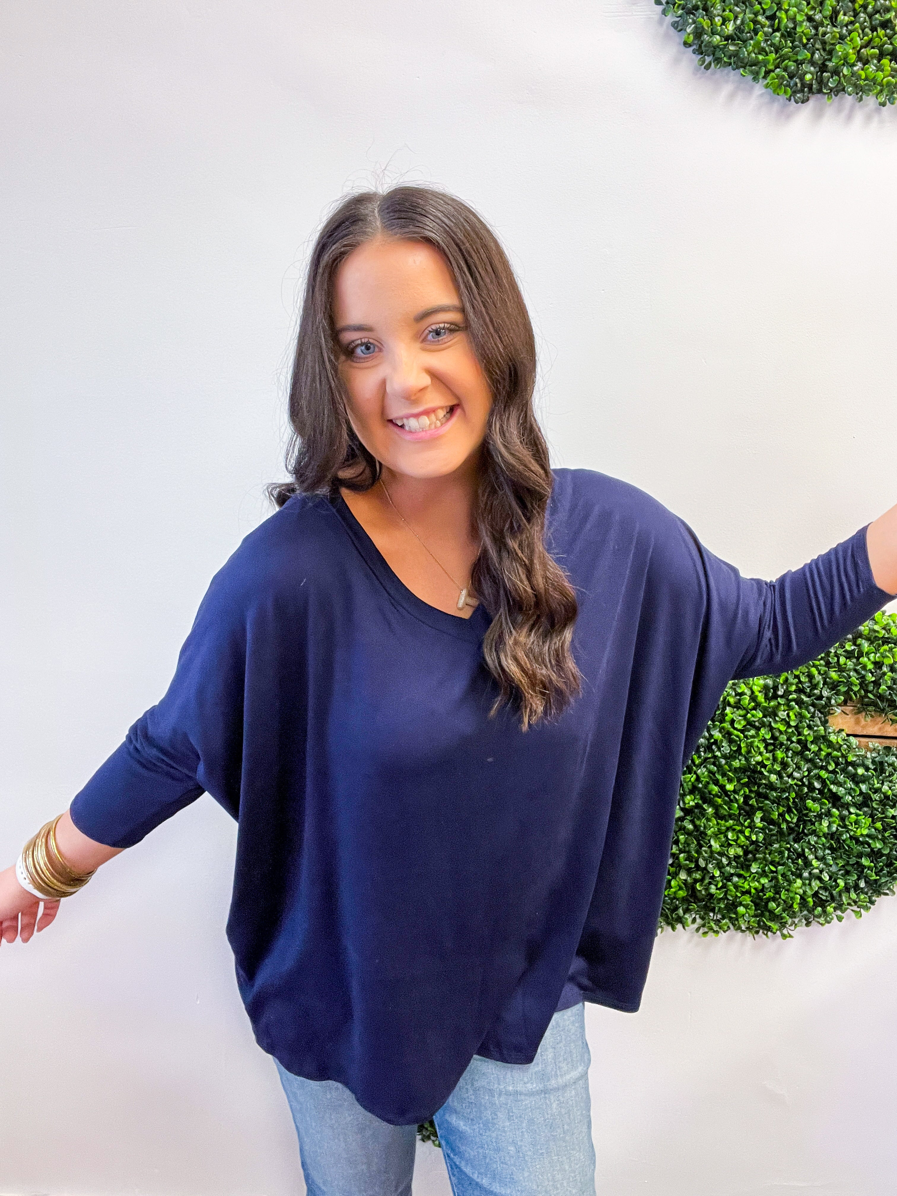 Butter Soft Free Flow 3/4 Sleeve Top in Navy