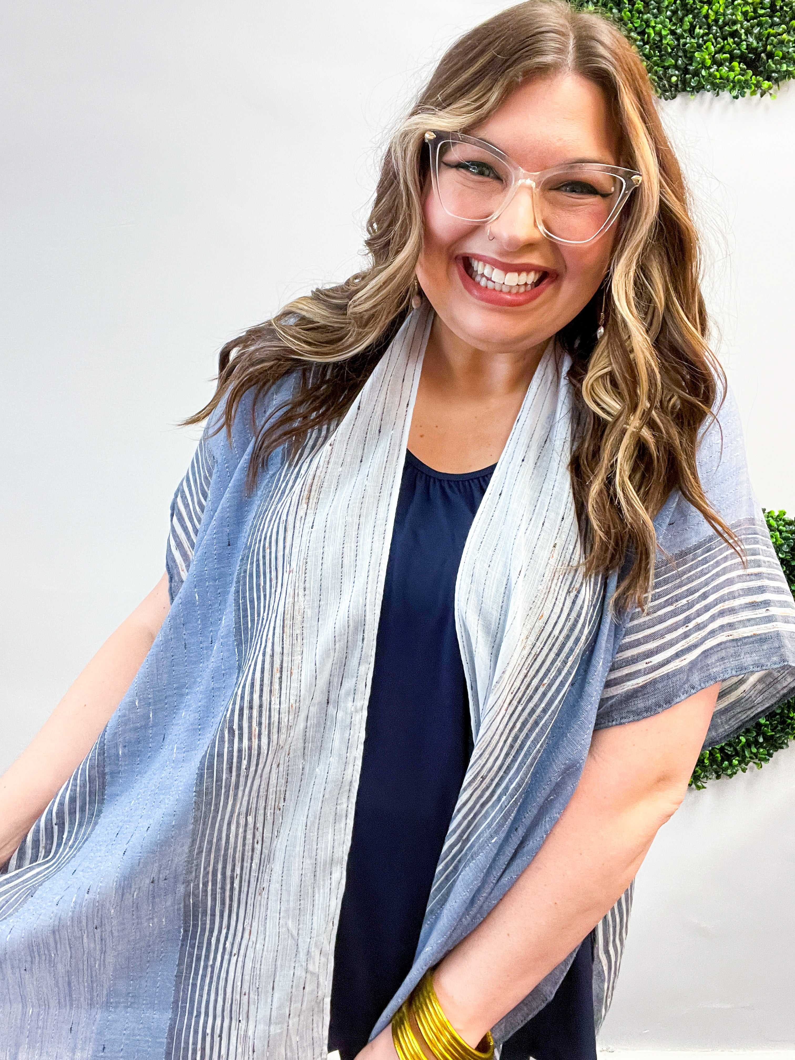 Horizon Hues Kimono in Navy
