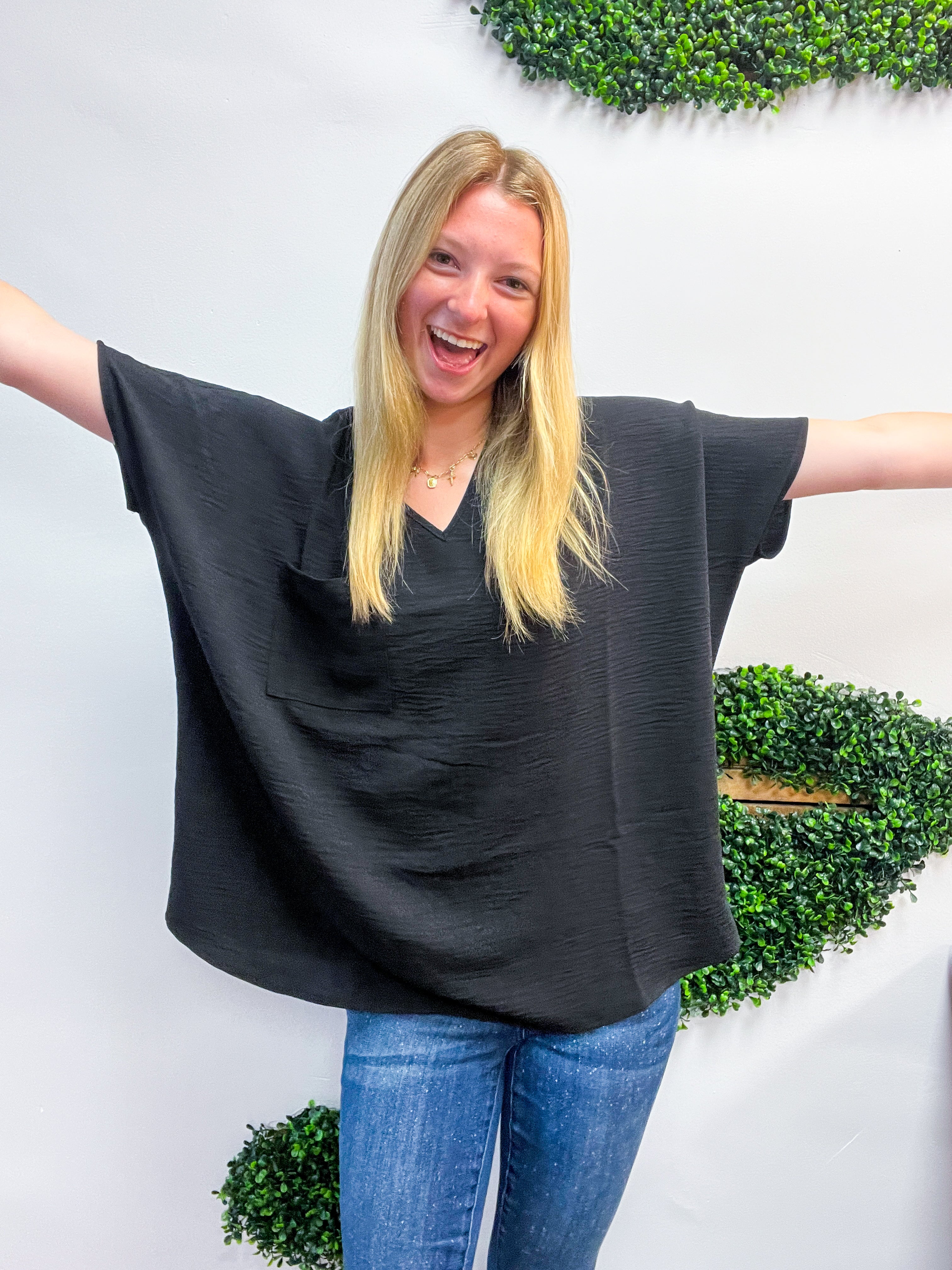 The Everyday Flow Air Flow Dolman Top - Black