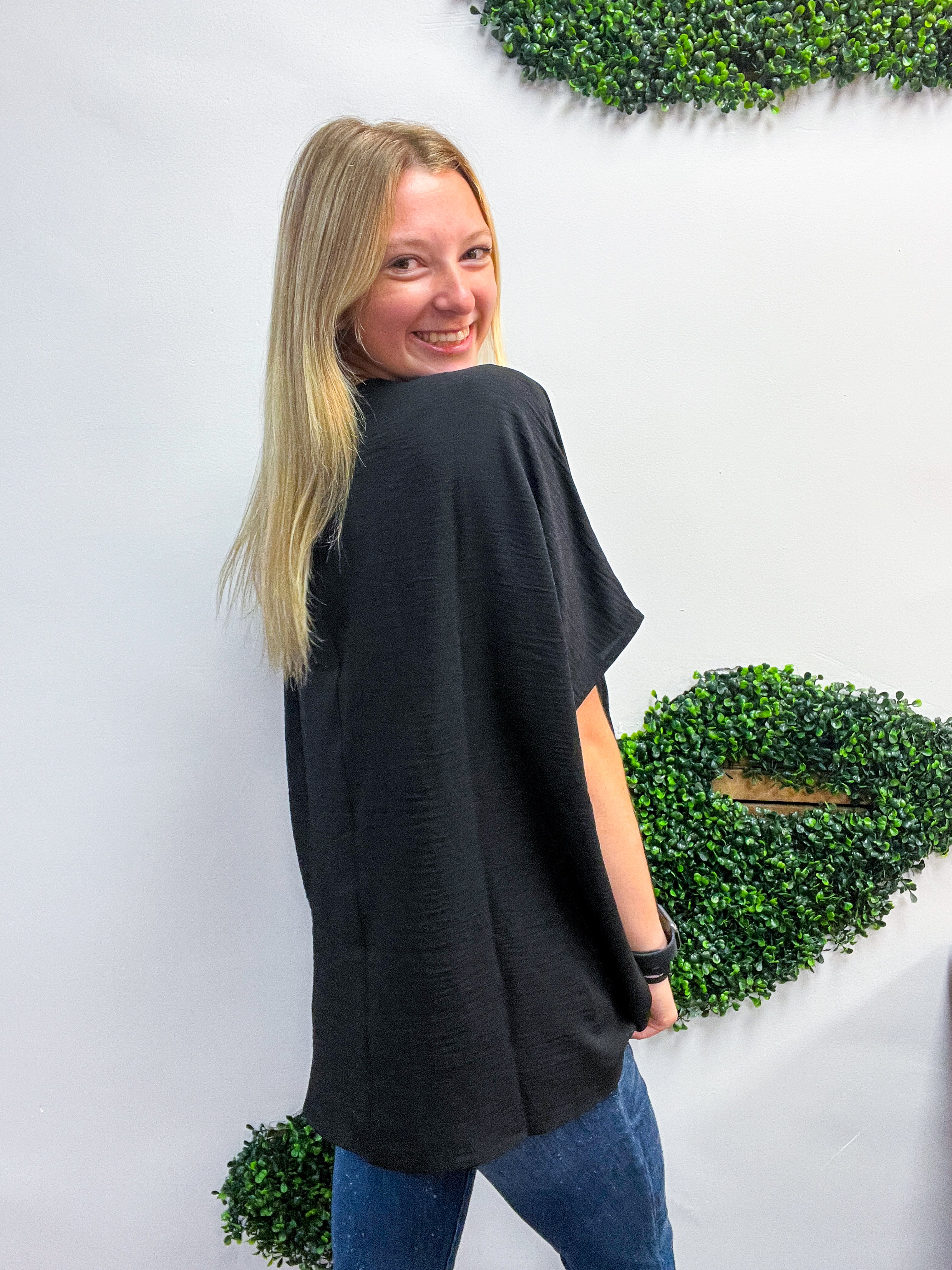 The Everyday Flow Air Flow Dolman Top - Black