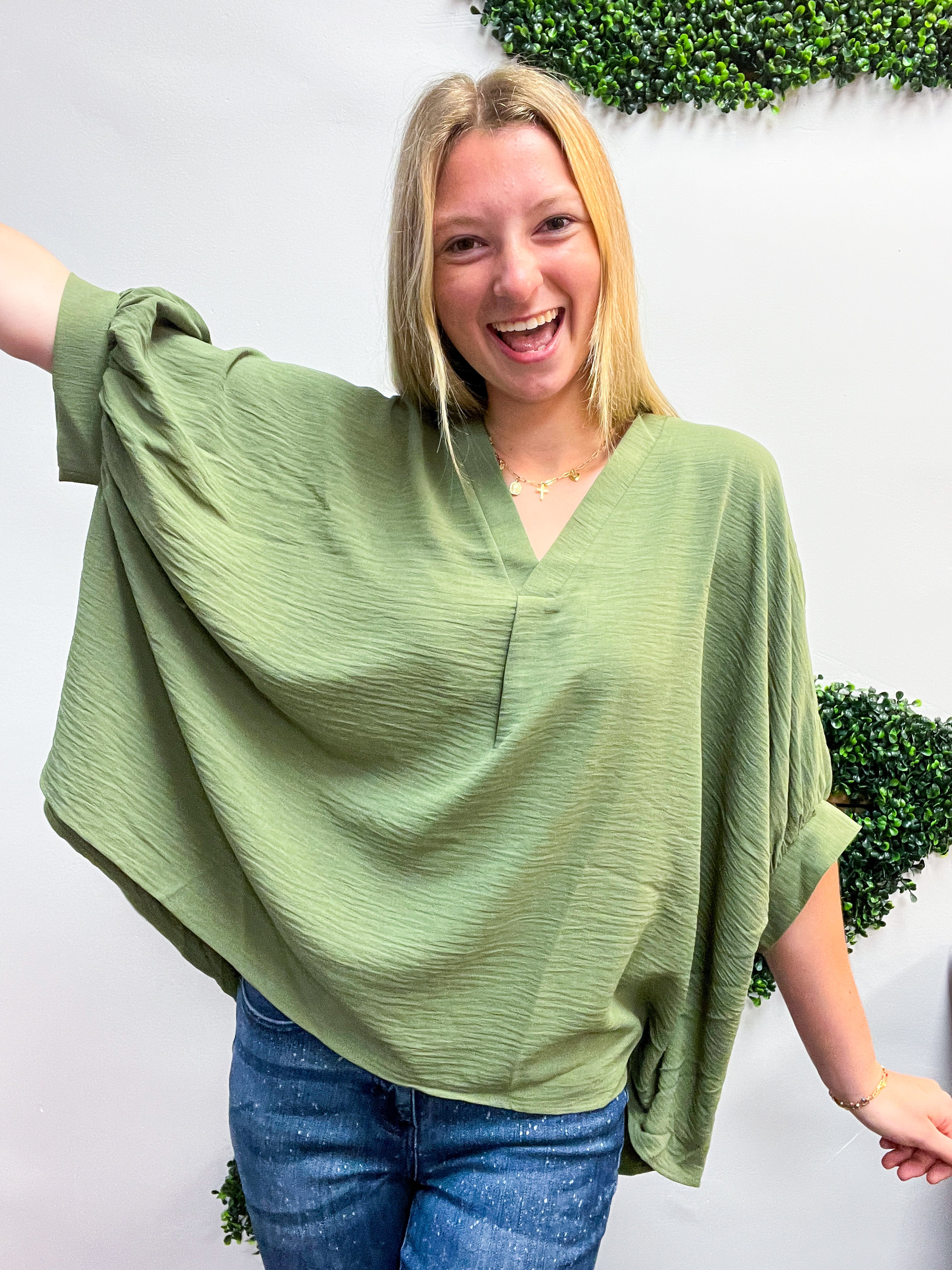Off the Cuff Air Flow Half Sleeve Top - Olive
