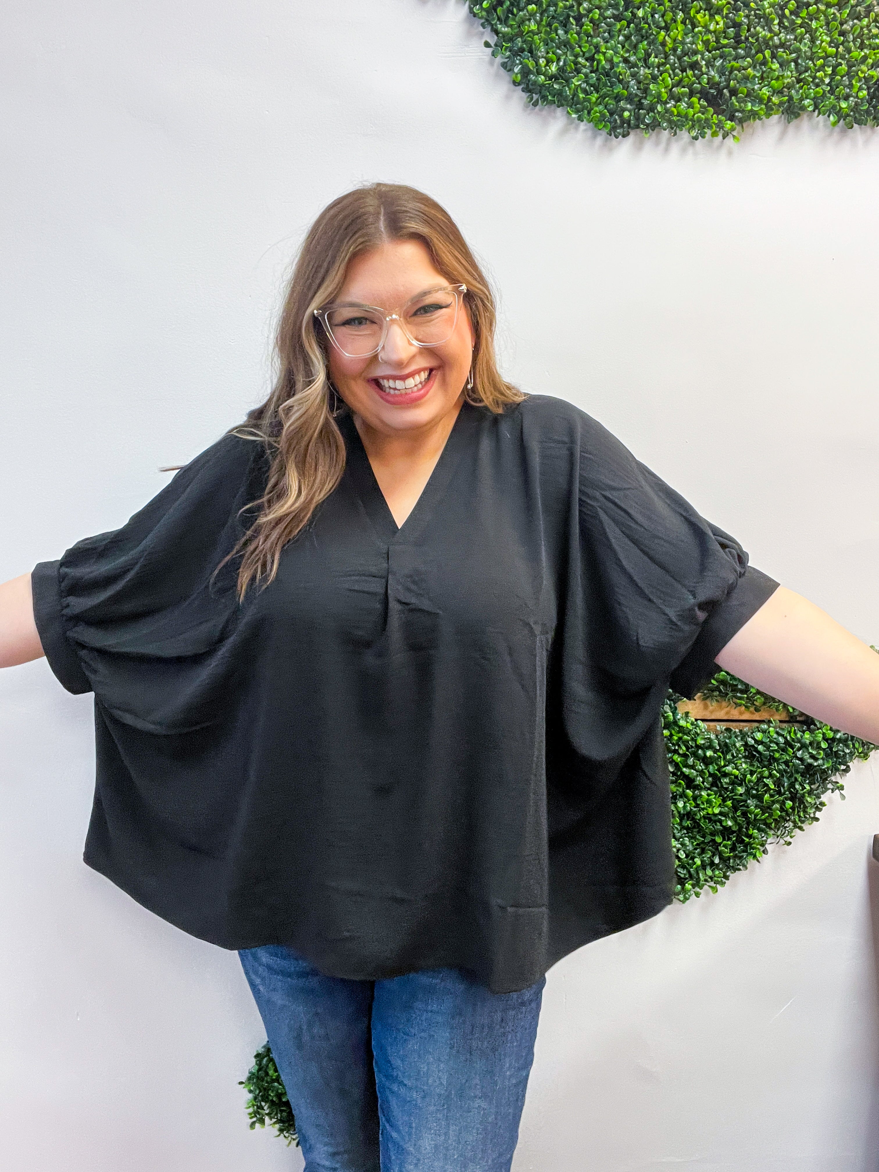 Off the Cuff Air Flow Half Sleeve Top - Black
