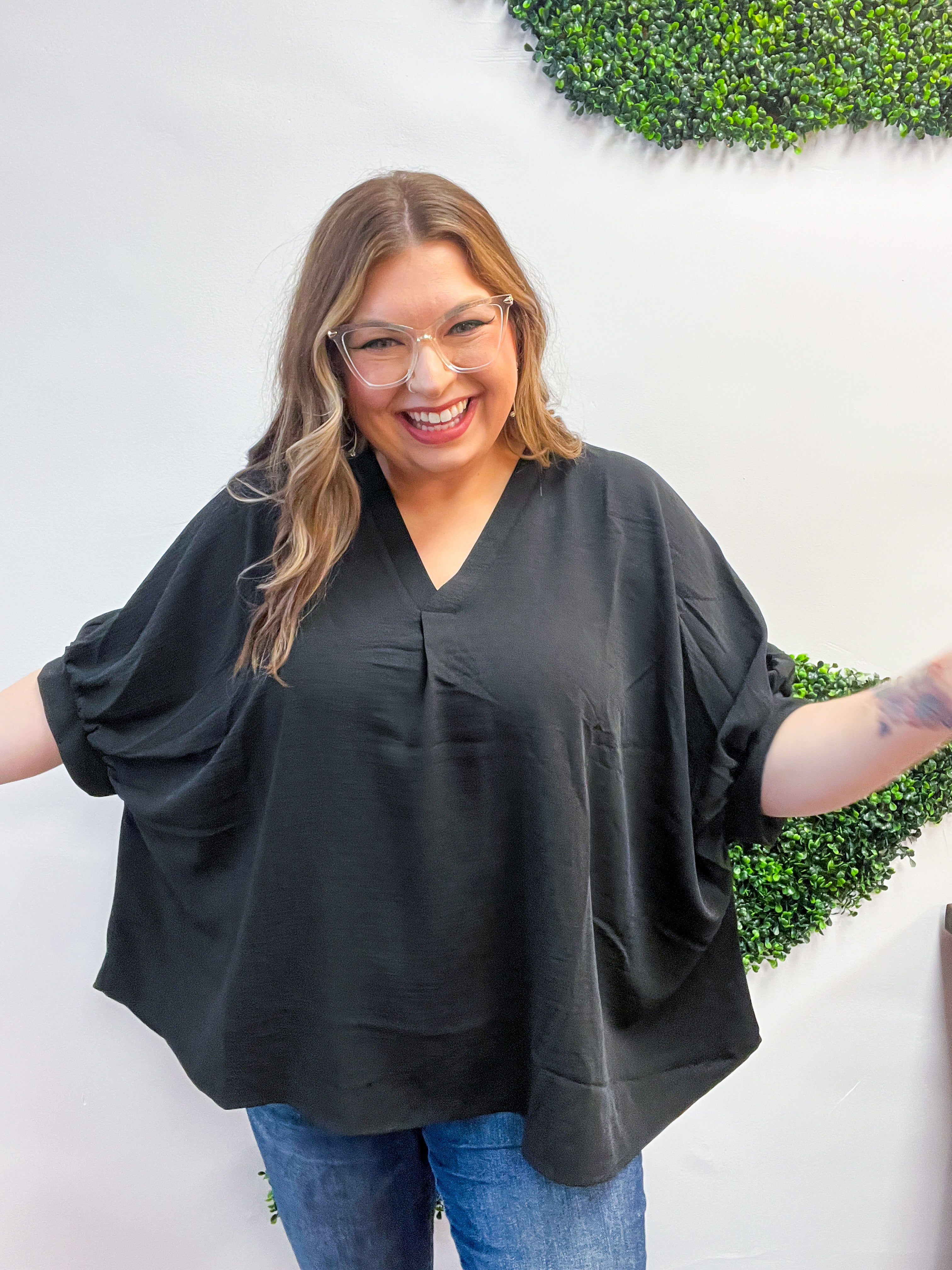 Off the Cuff Air Flow Half Sleeve Top - Black