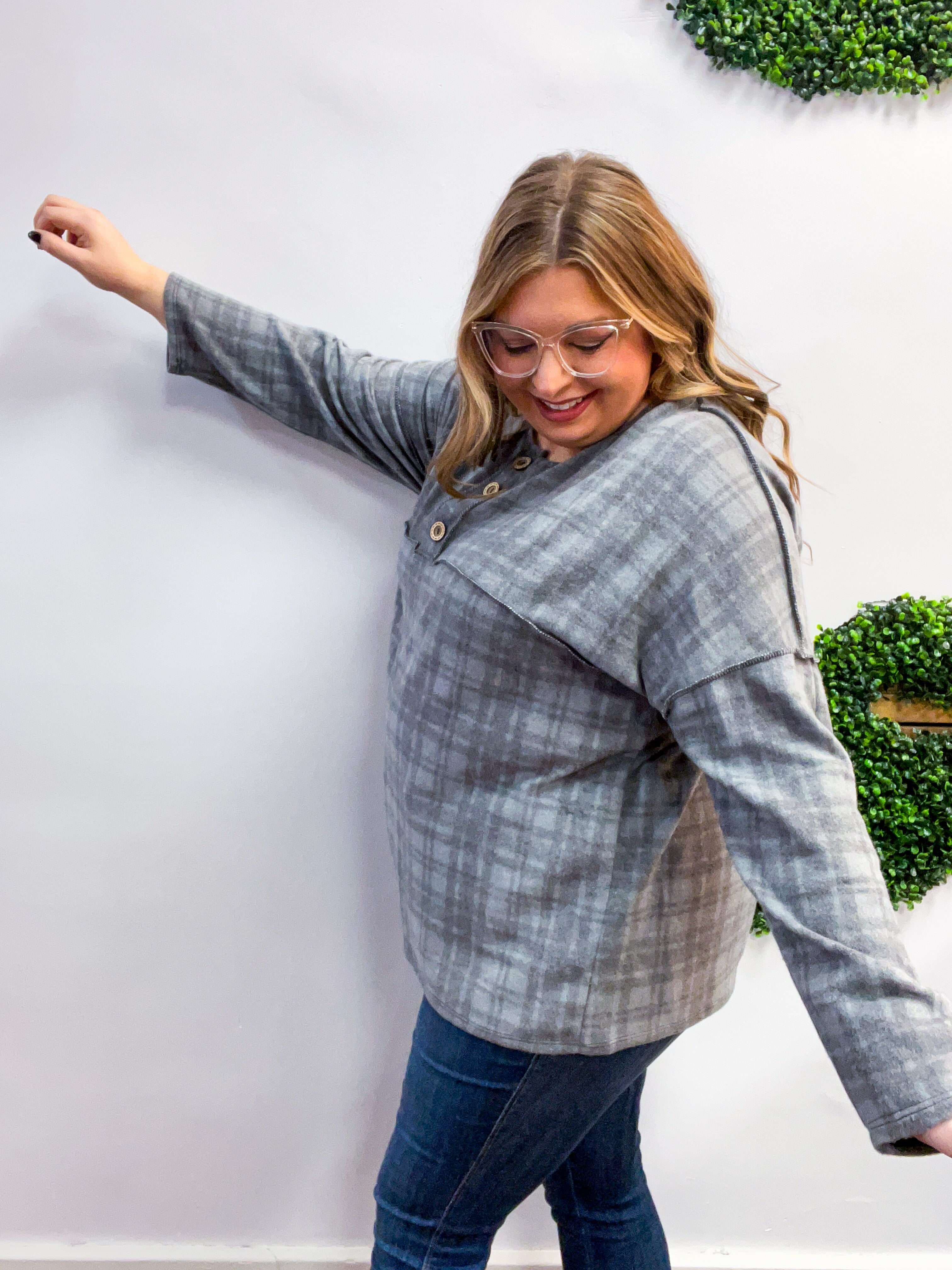 Cozy Cabin Plaid Top in Charcoal