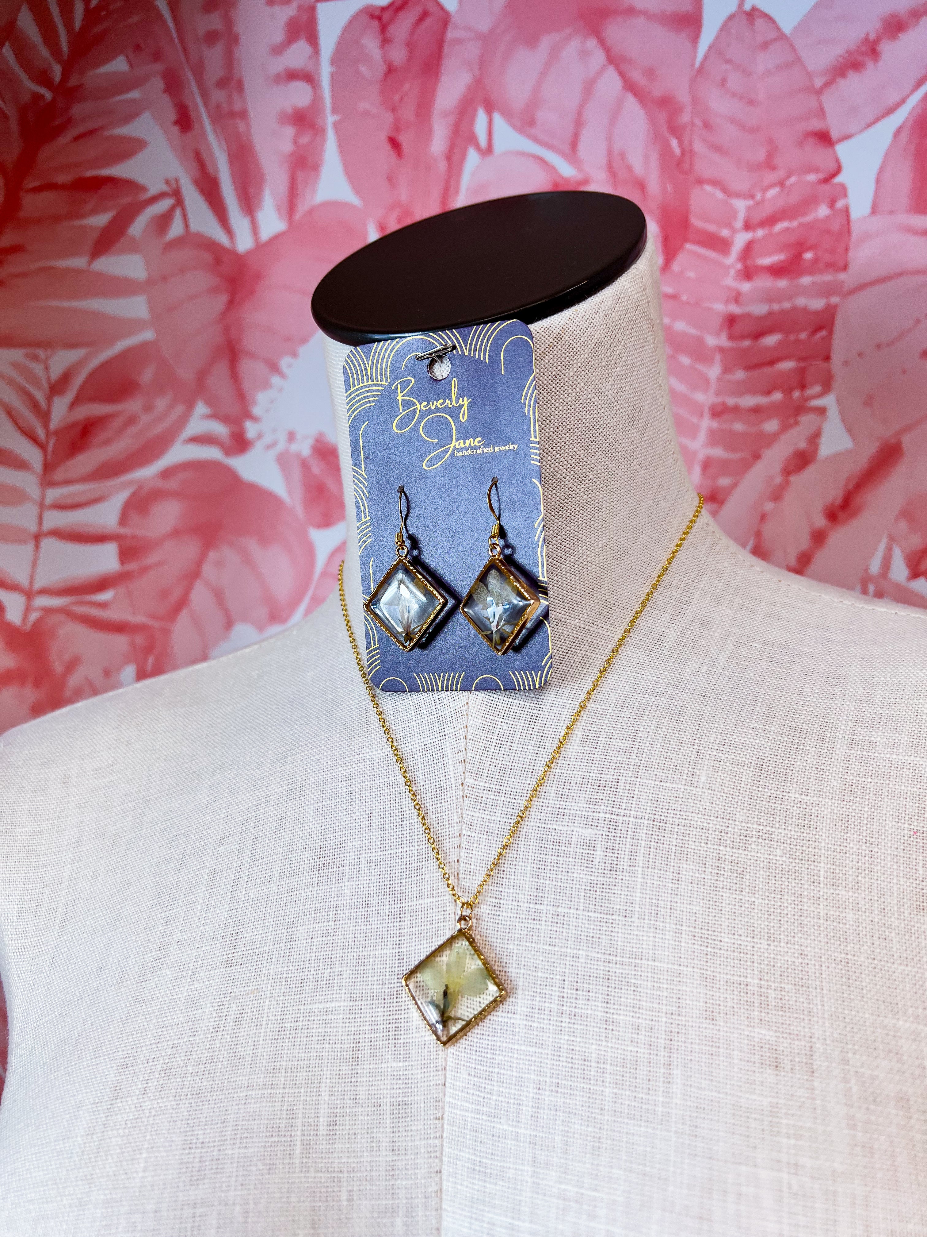 Beverly Jane | Petal Pop Squares Earrings – White Bloom