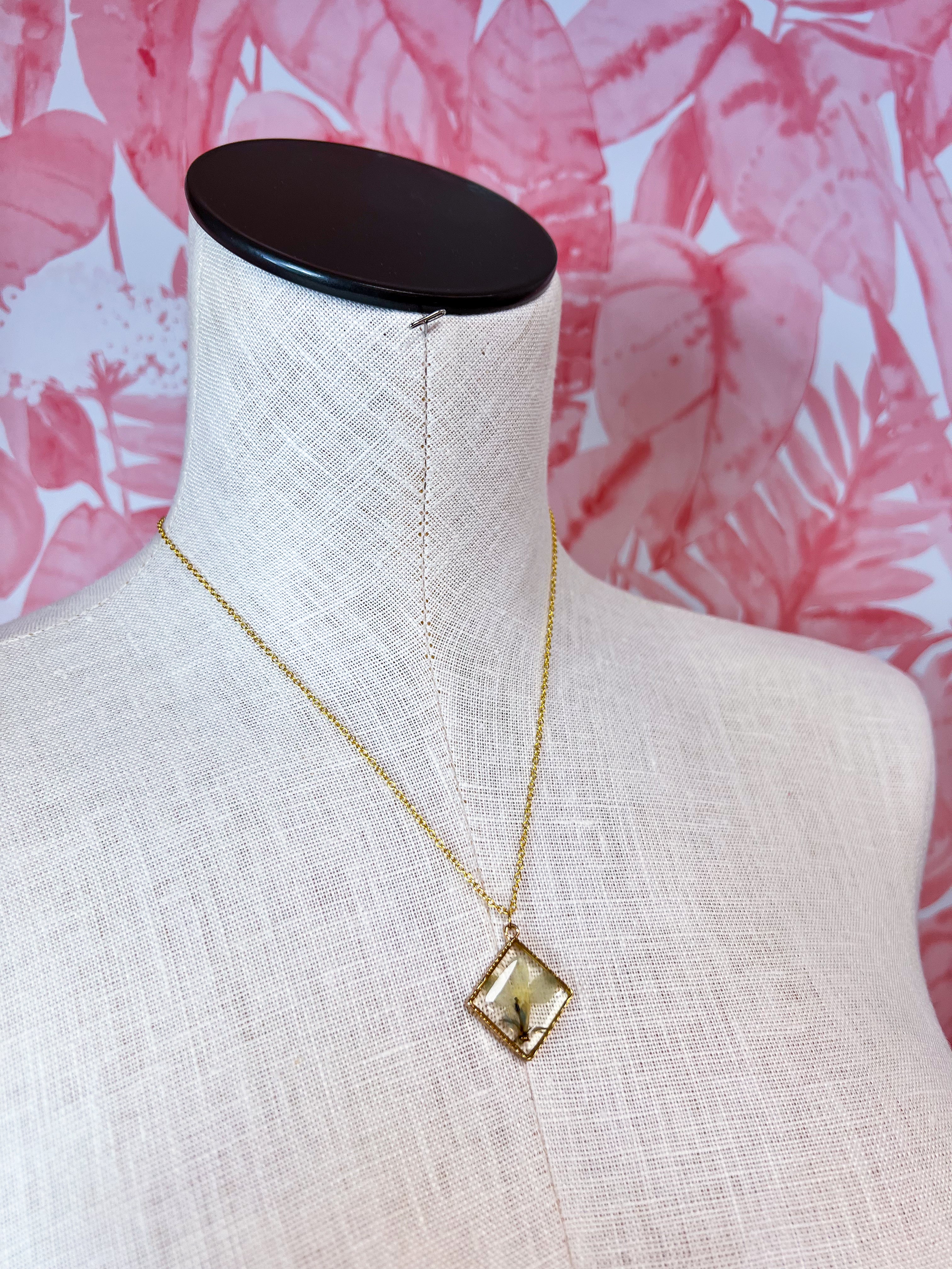 Beverly Jane | Petal Pop Squares Necklace – White Bloom