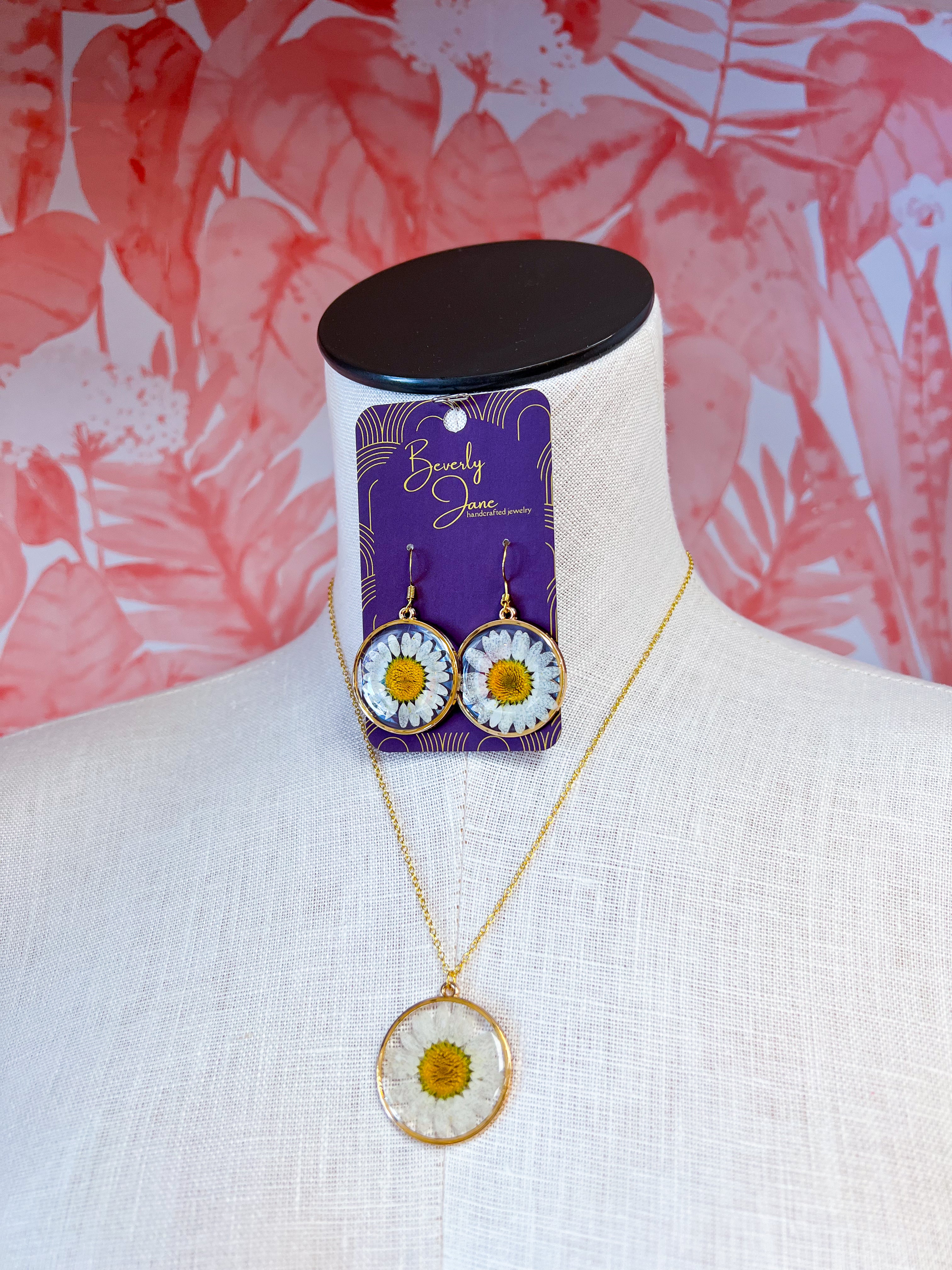 Beverly Jane | Pocketful of Daisies Necklace in Gold