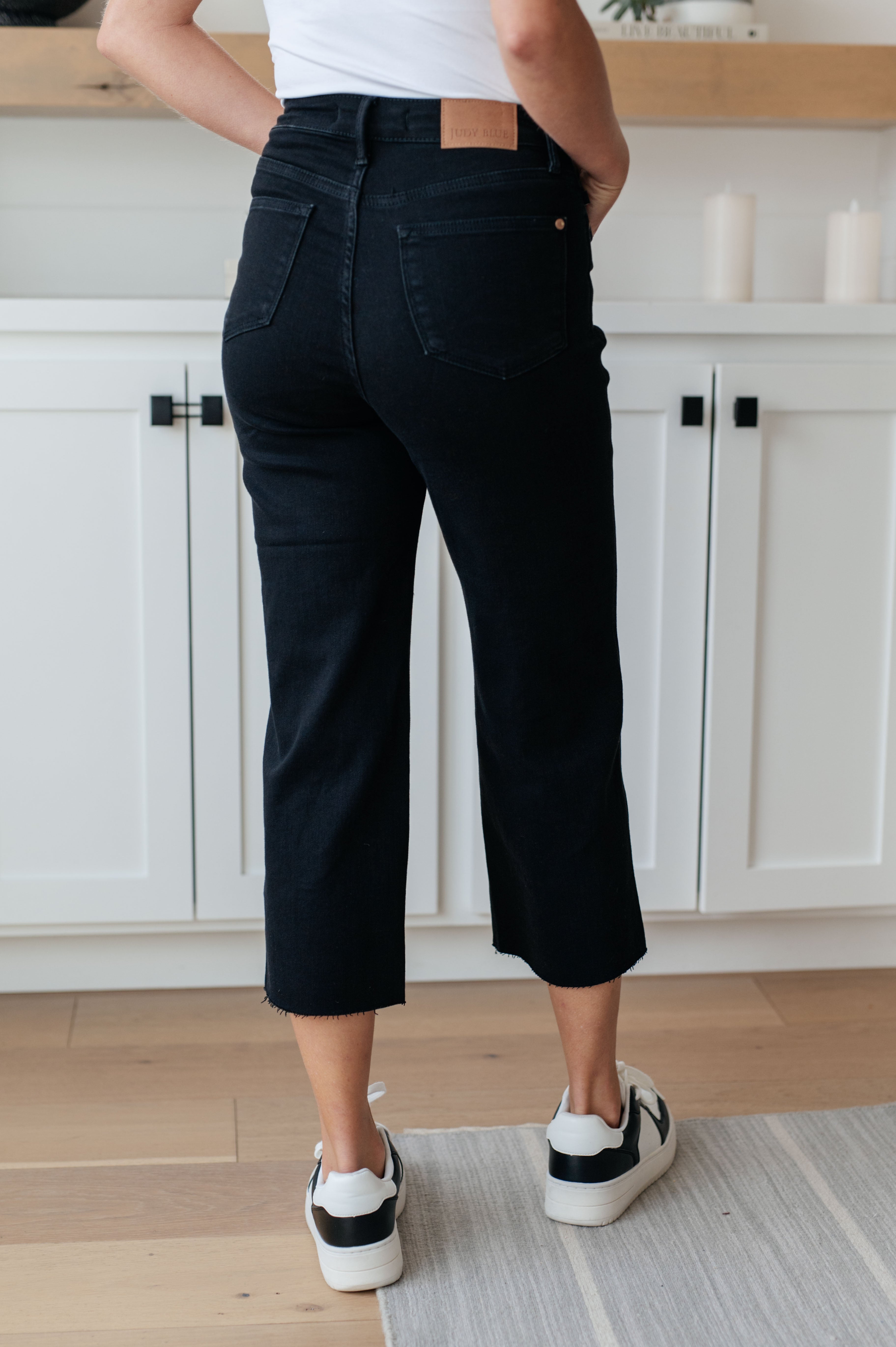 High Rise Tummy Control Wide Leg Crop Judy Blue Jeans in Black