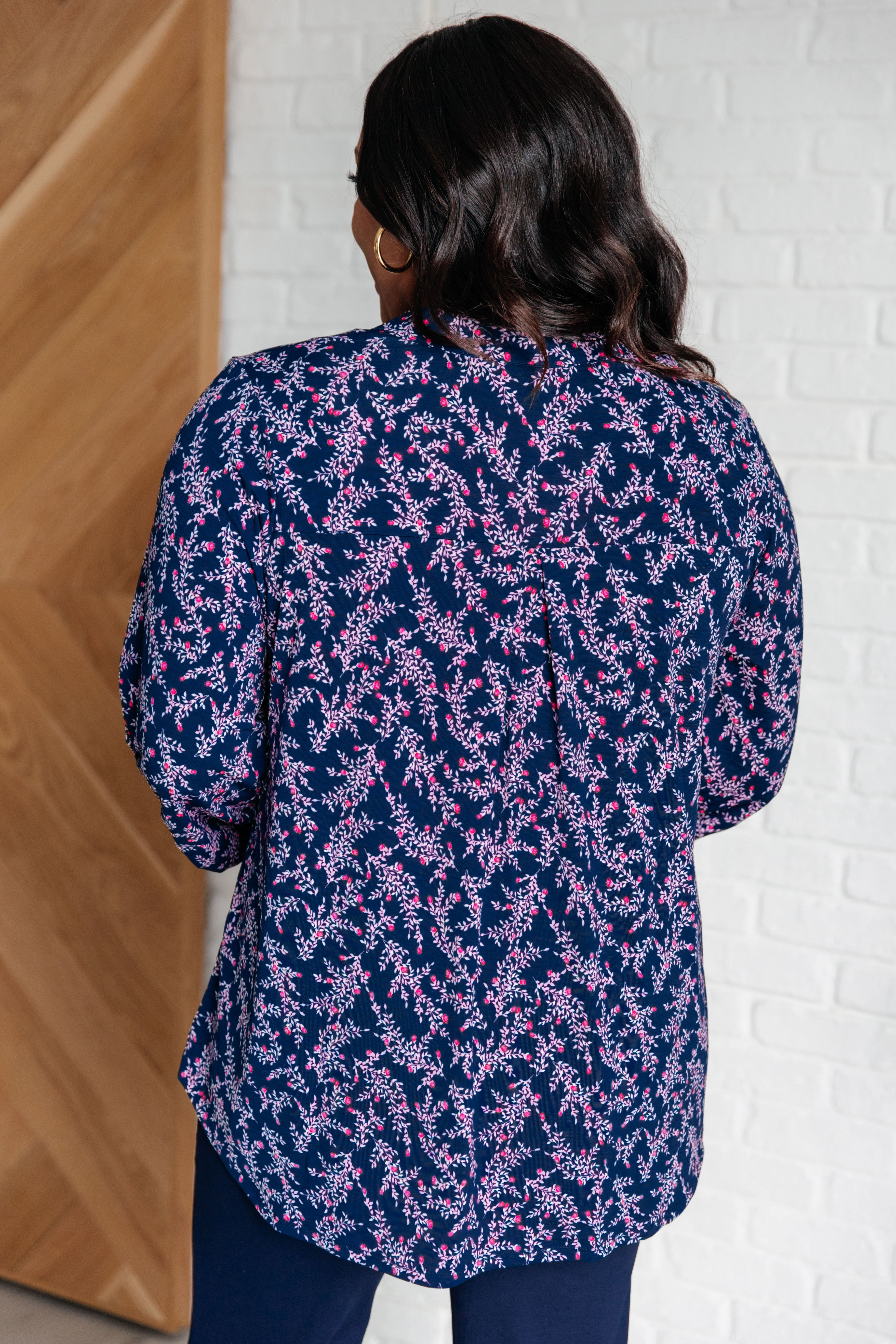 Lizzy Dear Scarlett Top in Navy and Magenta Petite Floral