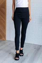 Dear Scarlett Magic Skinny 28" Pants in Black