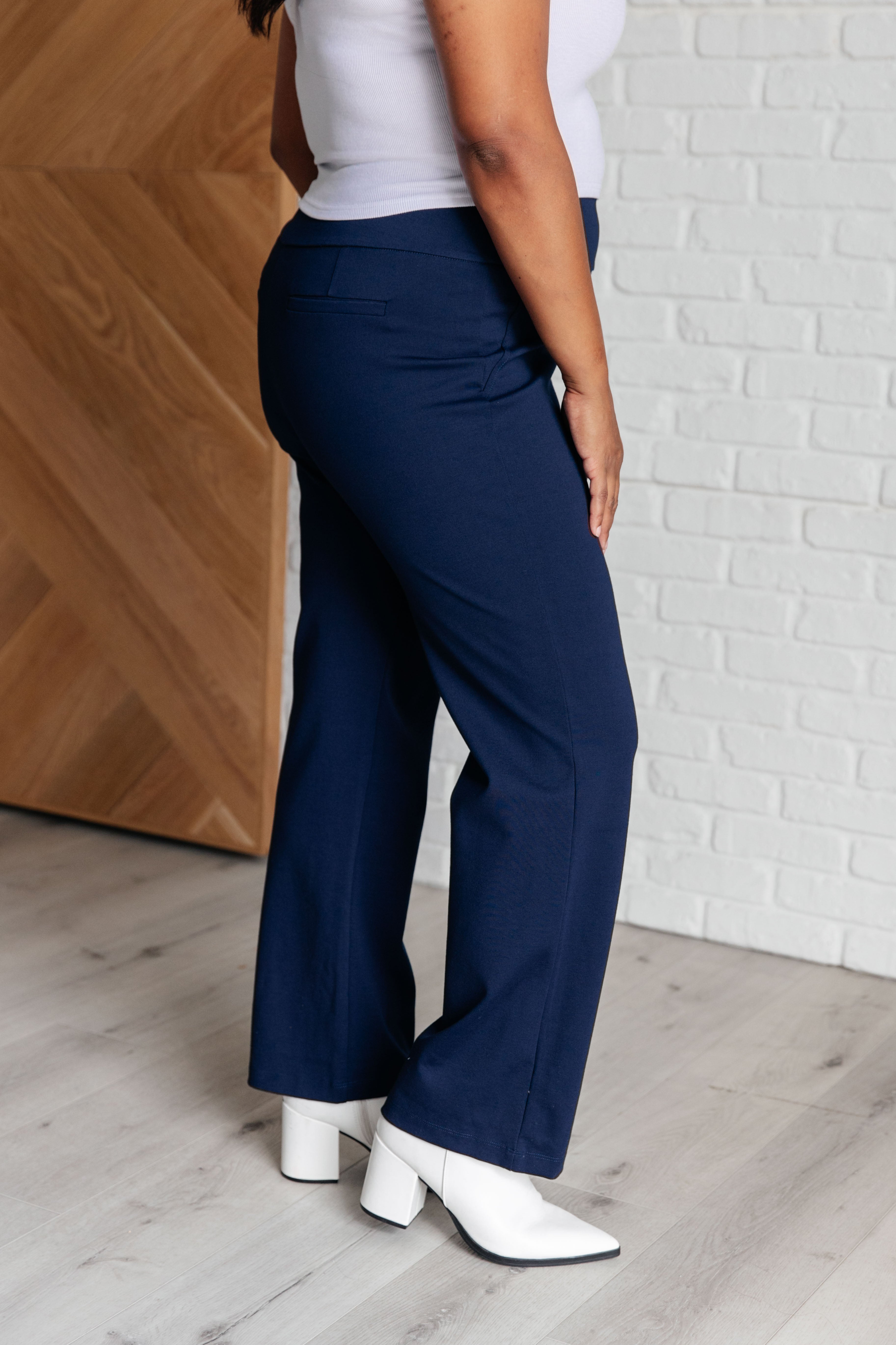 Dear Scarlett Magic Straight Pants in Navy