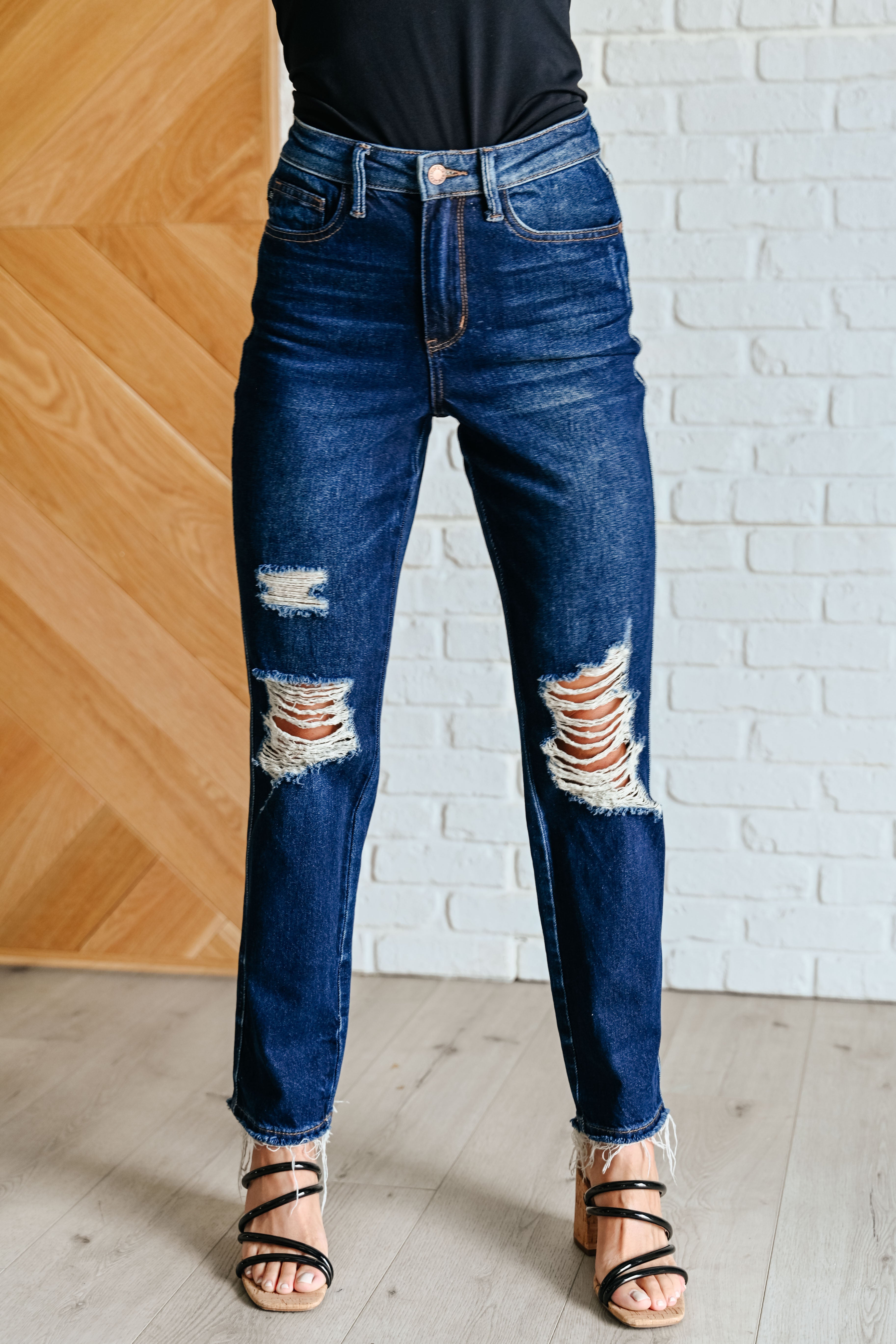 High Rise Rigid Magic Distressed Straight Judy Blue Jeans