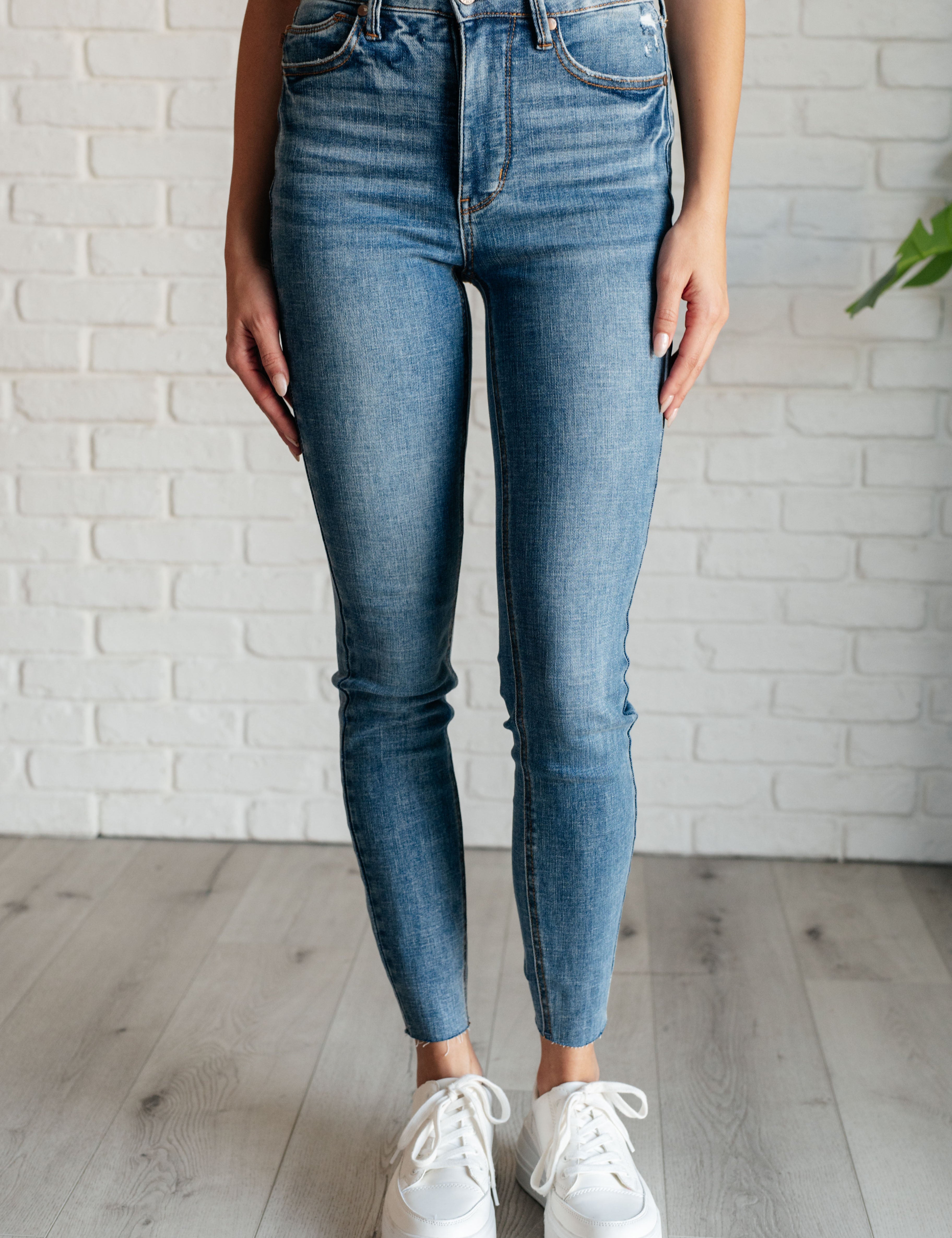 NicoleTummyControlSkinnyJeansinVintageWash3.jpg