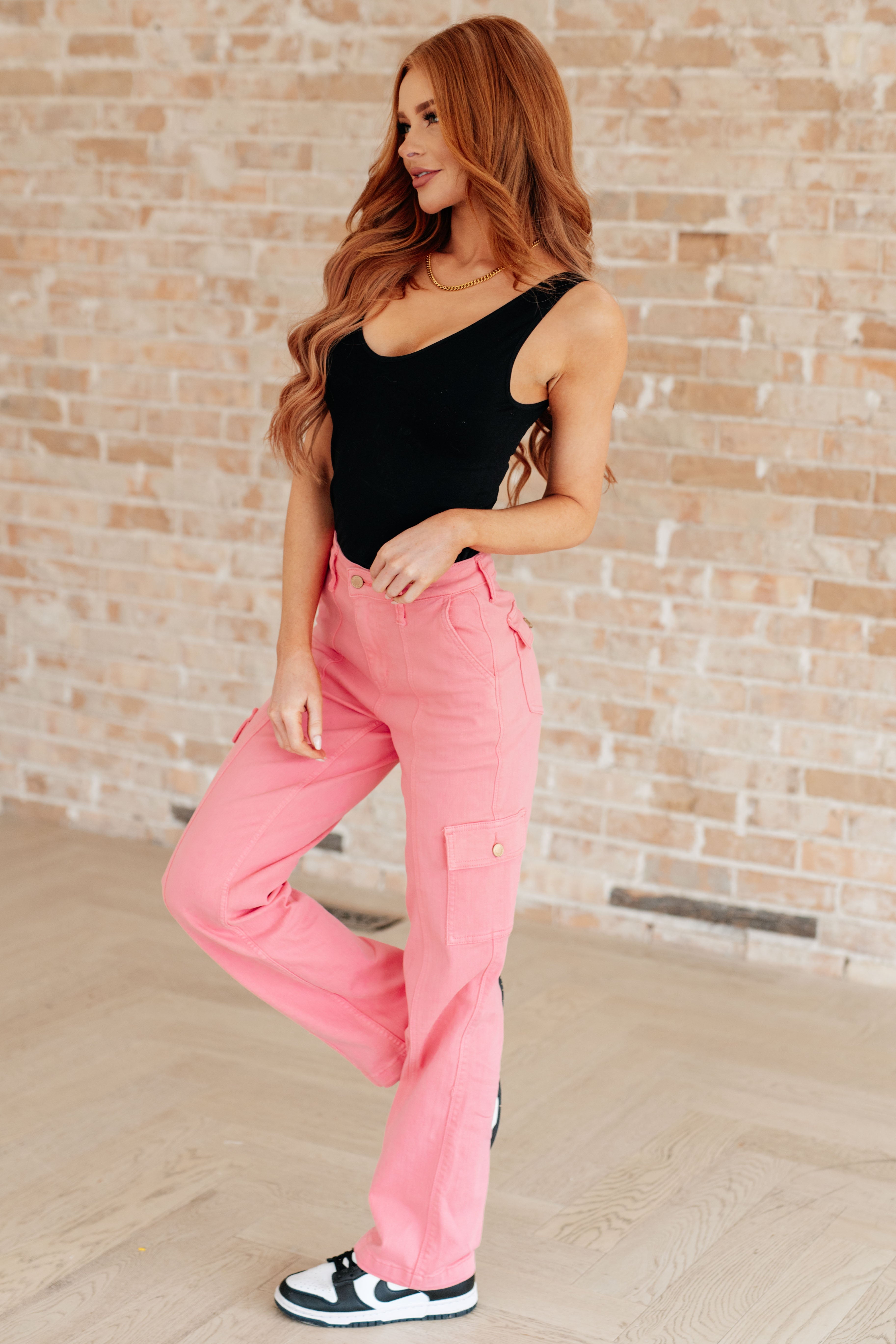 High Rise Cargo Straight Judy Blue Jeans in Pink