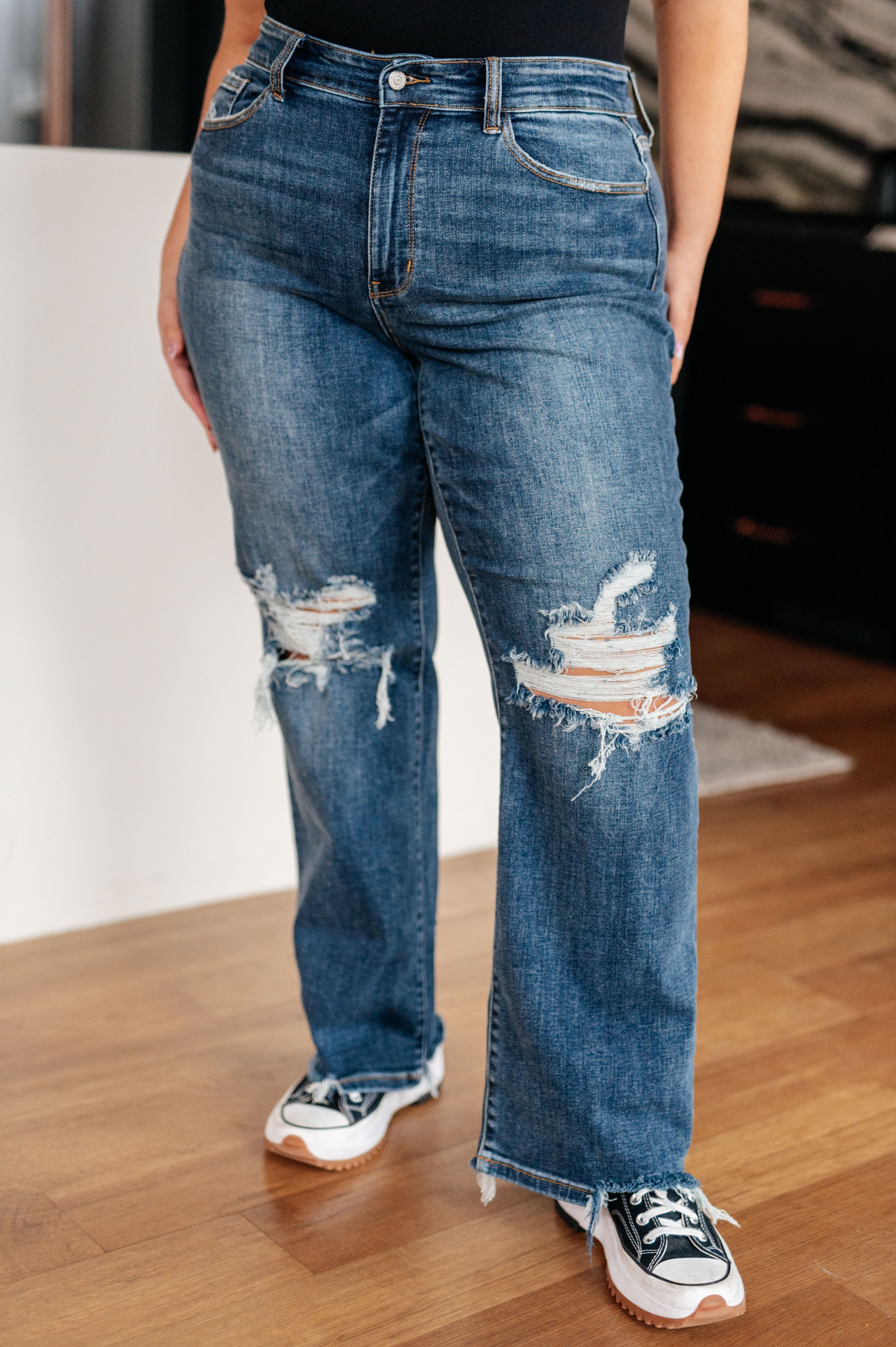 High Rise 90's Straight Judy Blue Jeans in Dark Wash