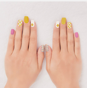 Crisscross Daisies  Mani Nail Wrap Kit