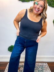 Well Defined Seamless Tank in Black