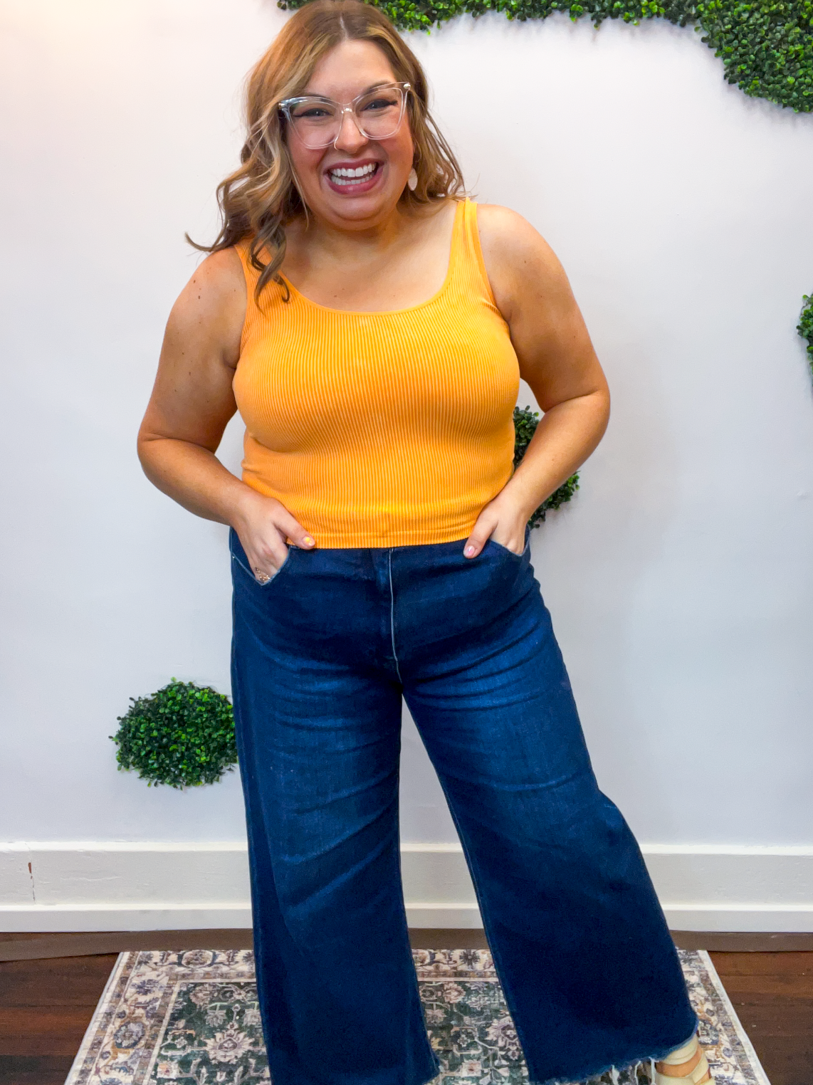 Well Defined Seamless Tank in Orange
