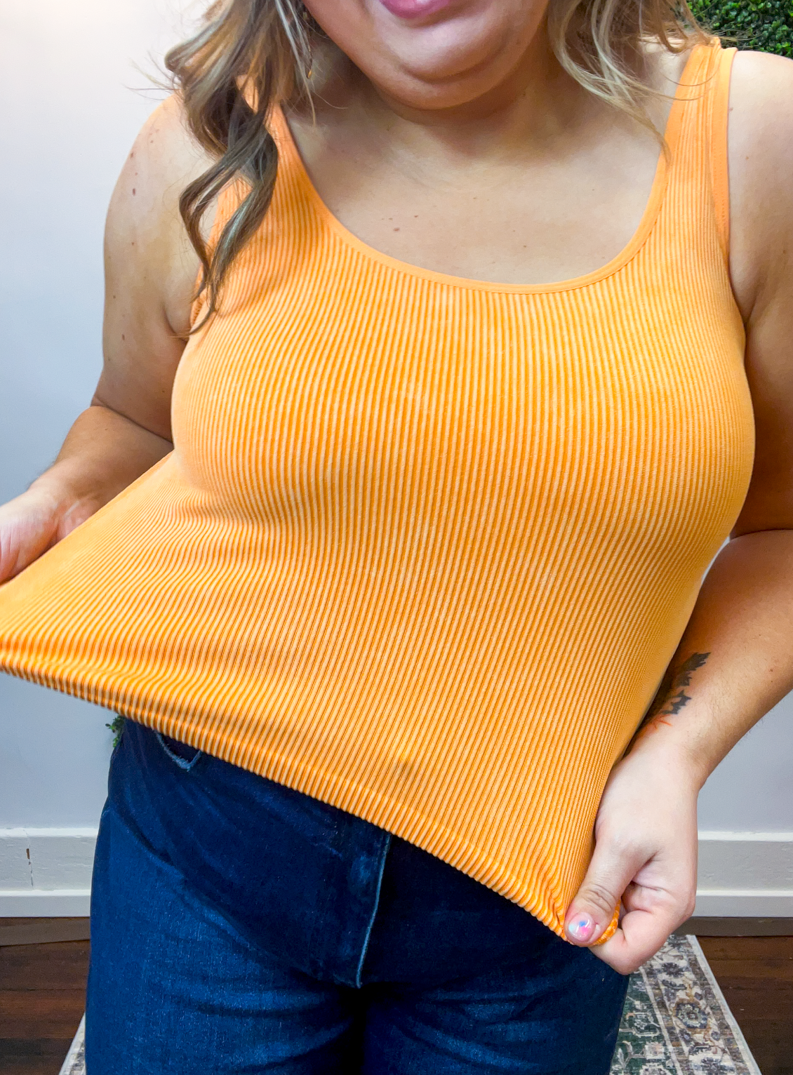 Well Defined Seamless Tank in Orange