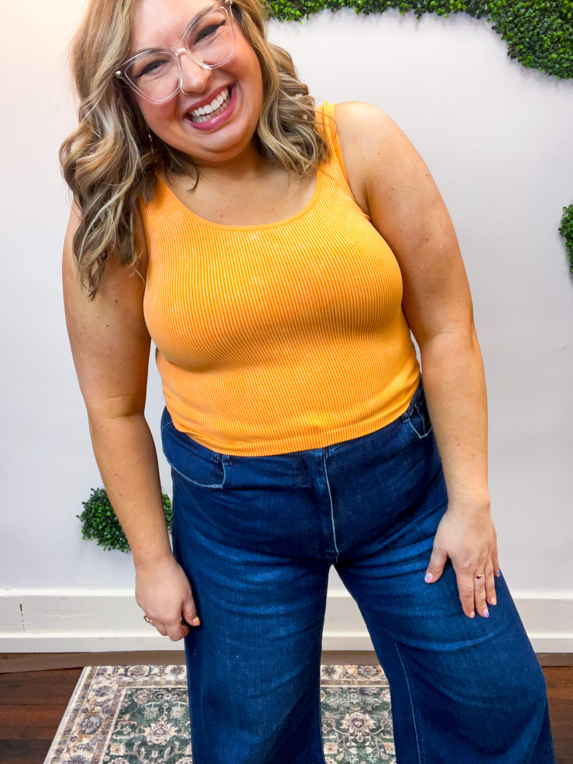 Well Defined Seamless Tank in Orange
