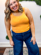 Well Defined Seamless Tank in Orange