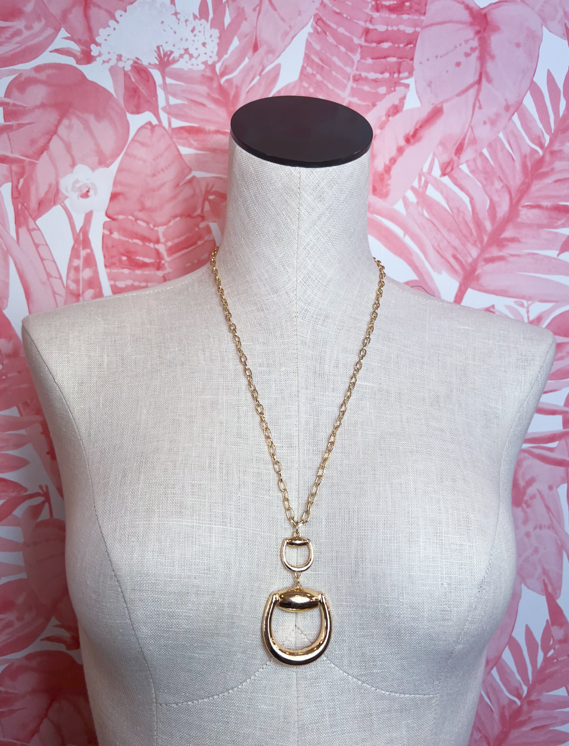 Horsebit Design Metal Pendant Necklace in Gold *Final Sale*