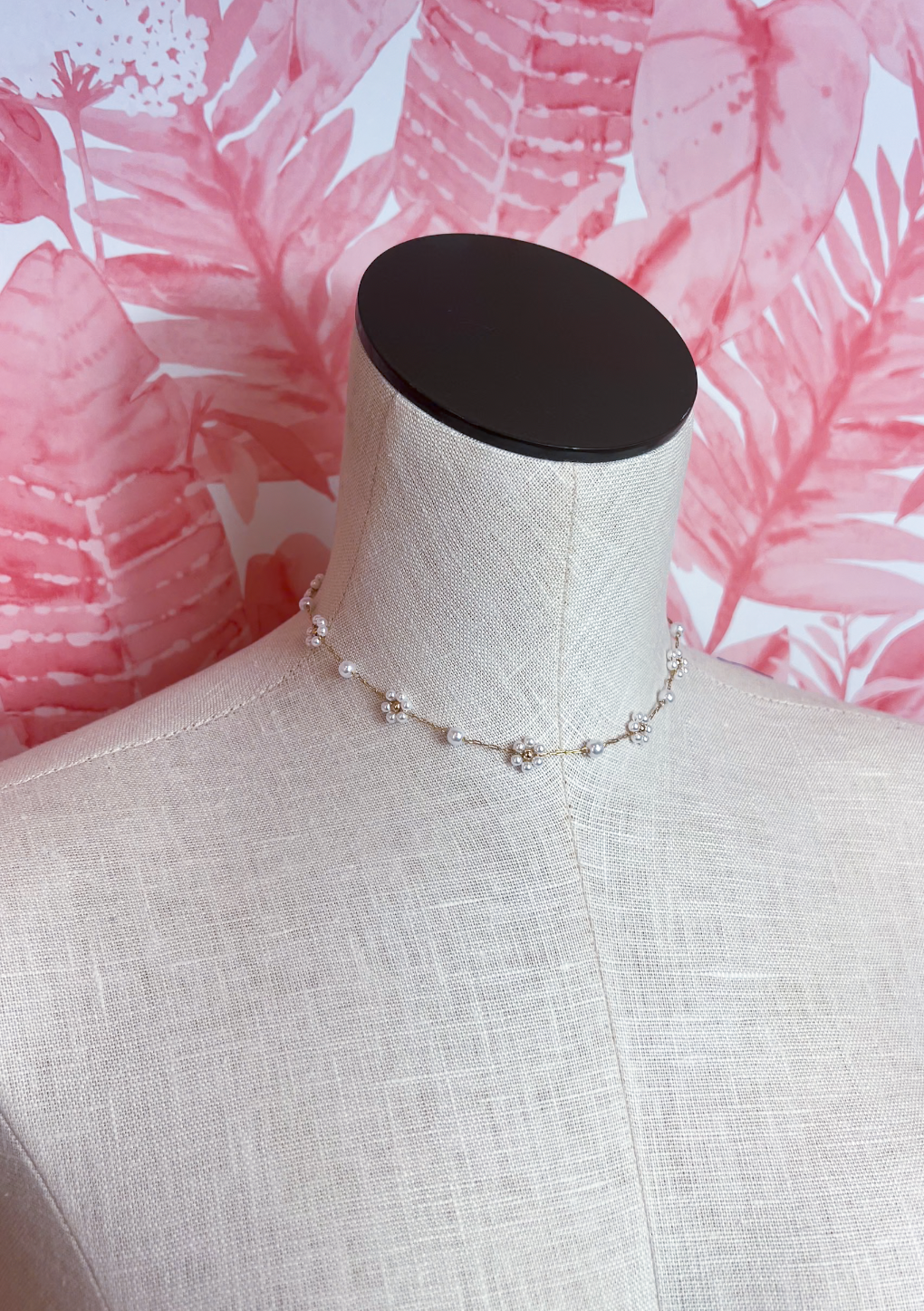Delicate Metal Pearl Flower Linked Necklace in Cream Pearl *Final Sale*