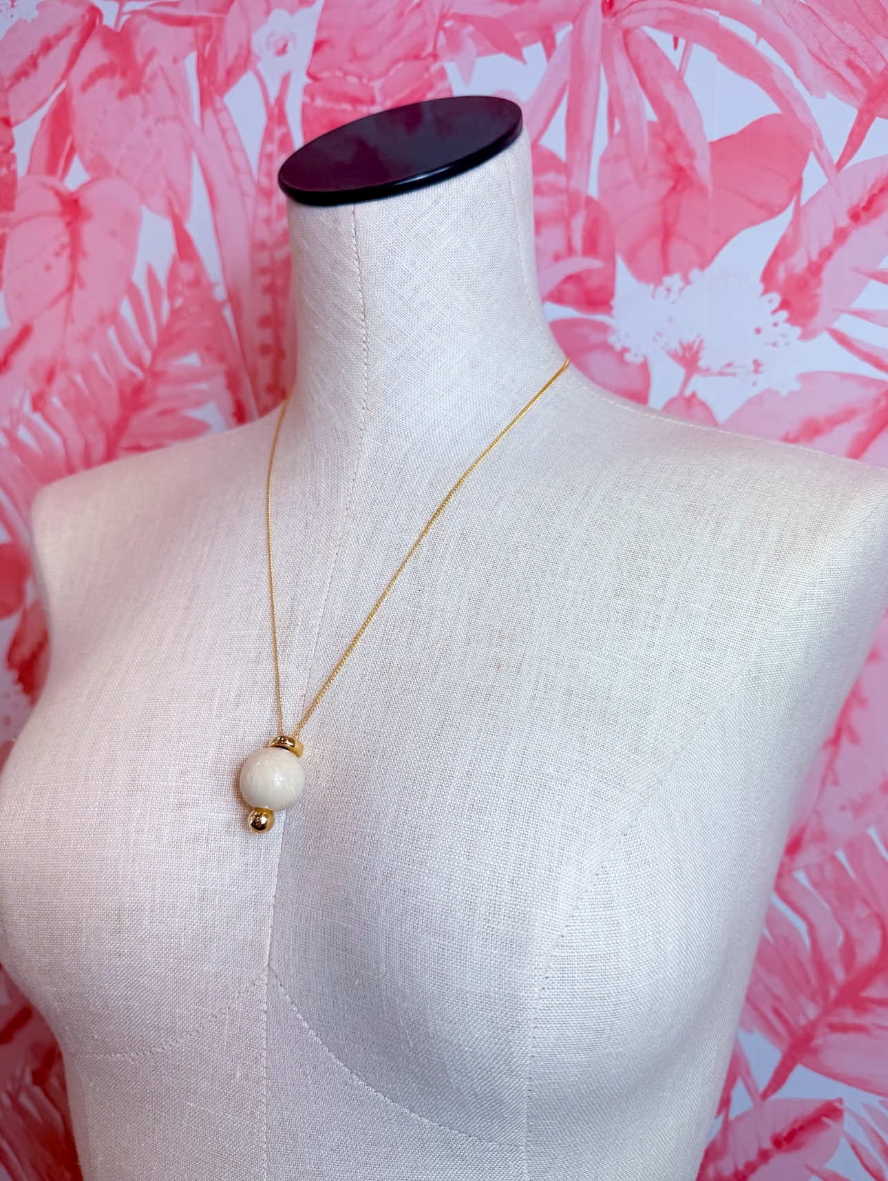 Marbled Round Ball Pendant Necklace in Ivory *Final Sale*