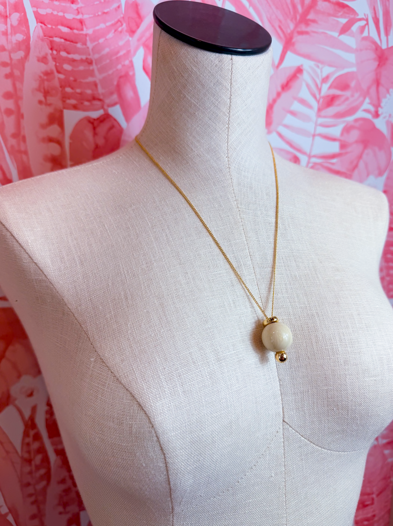 Marbled Round Ball Pendant Necklace in Ivory *Final Sale*