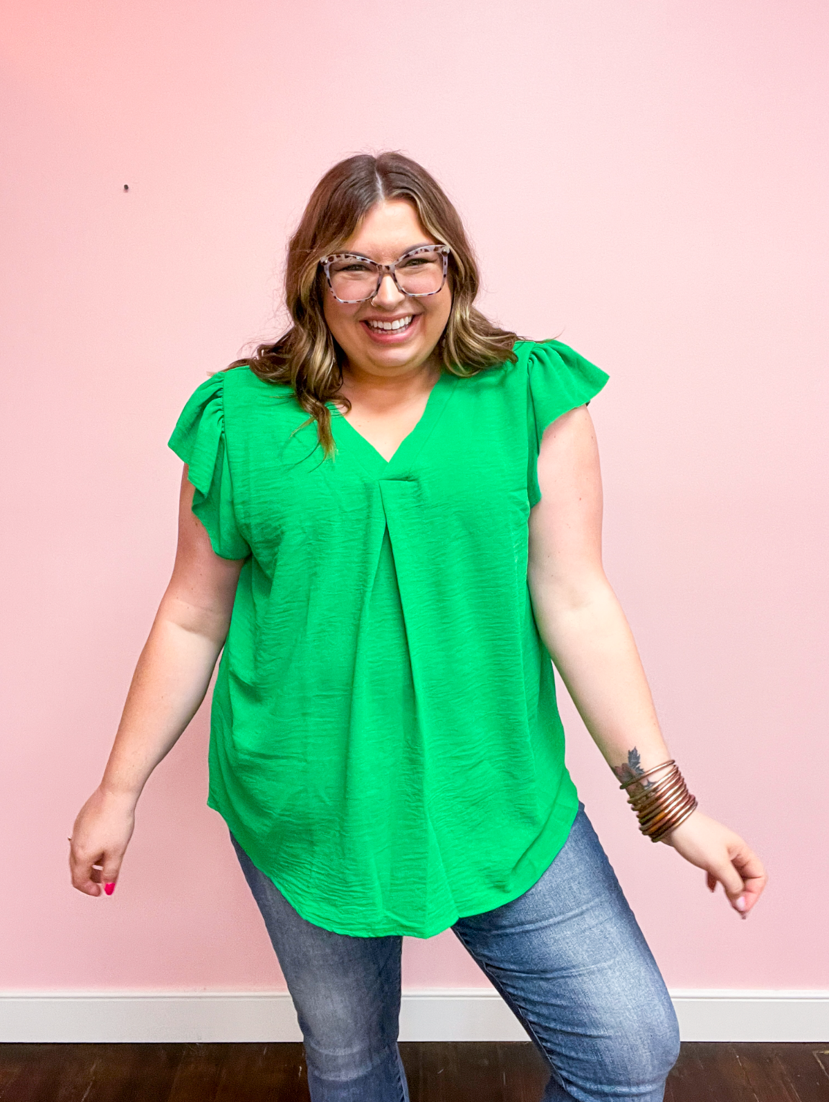 Summer Days Kelly Green Banded V Neck Flutter Sleeve Top