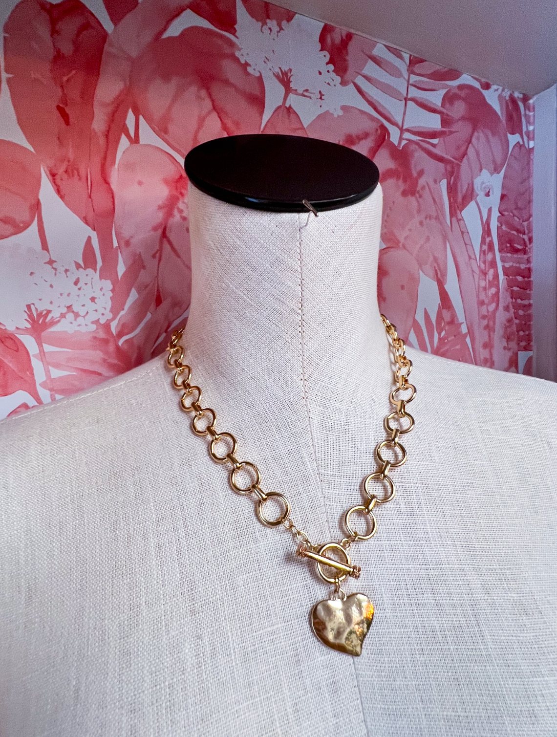 Notable Hammered Heart Front Toggle Necklace - Gold *Final Sale*