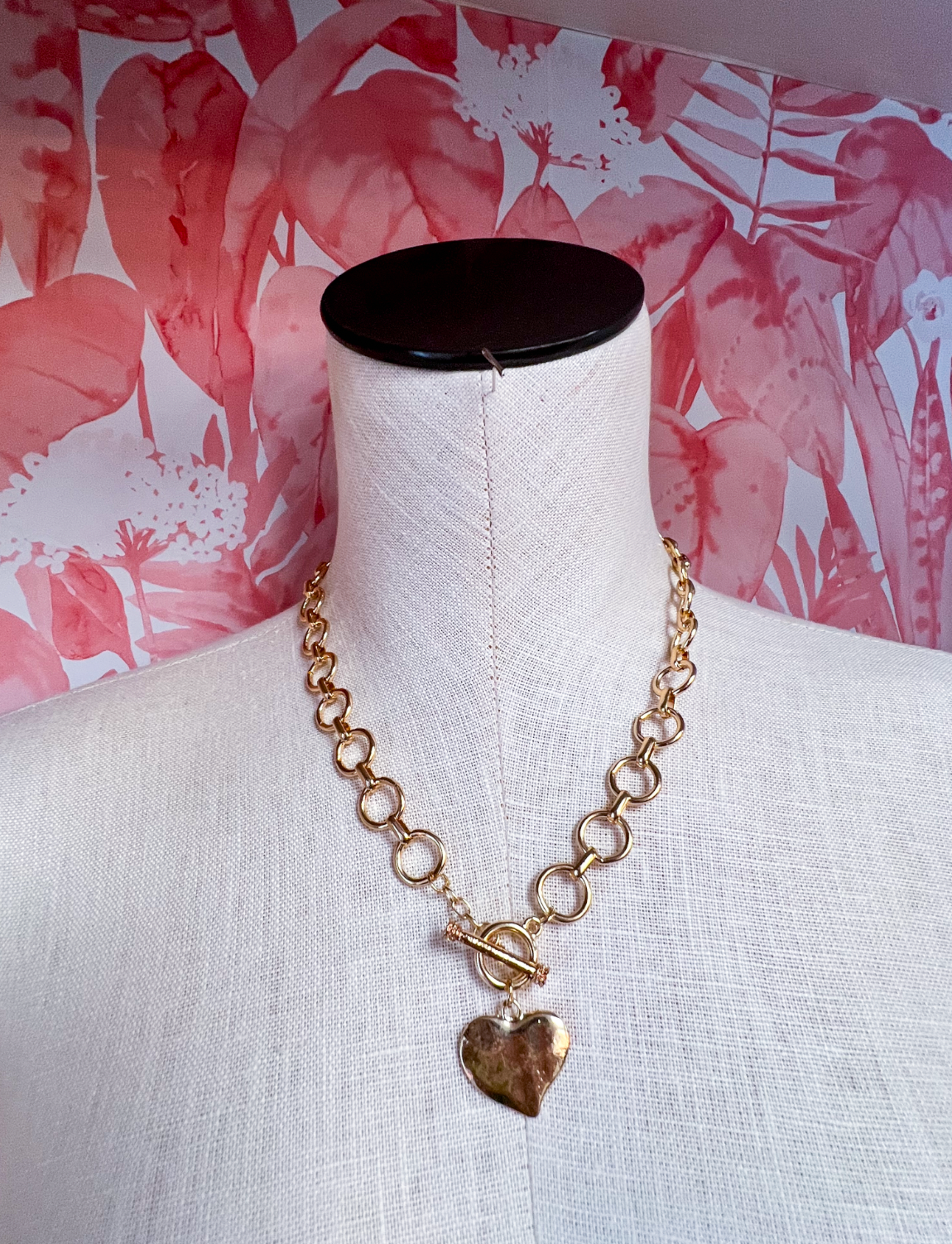 Notable Hammered Heart Front Toggle Necklace - Gold *Final Sale*