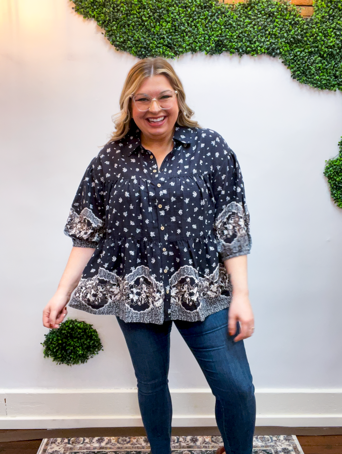 Easel | Midnight Meadow Button Down Top