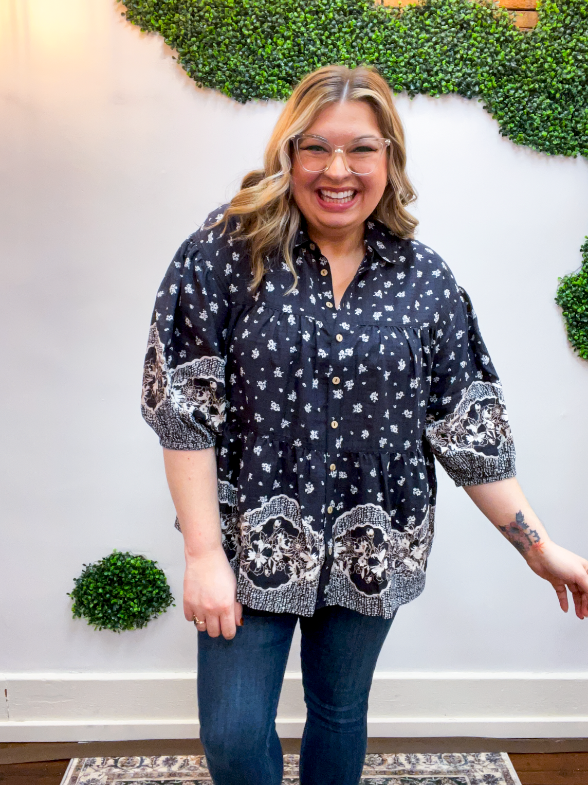 Easel | Midnight Meadow Button Down Top