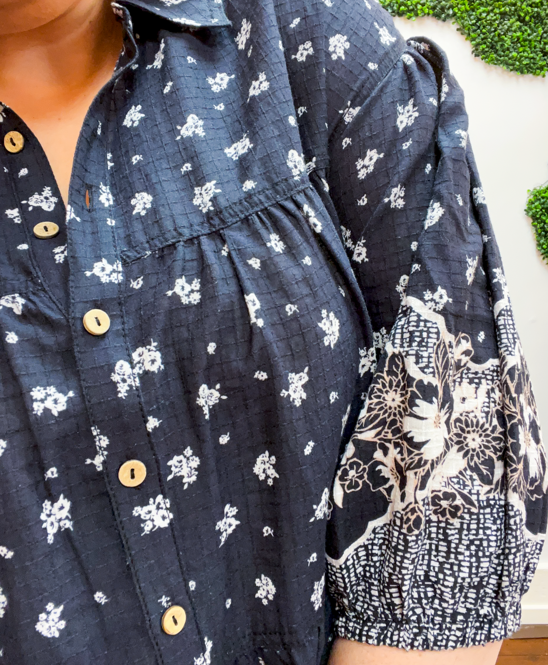 Easel | Midnight Meadow Button Down Top