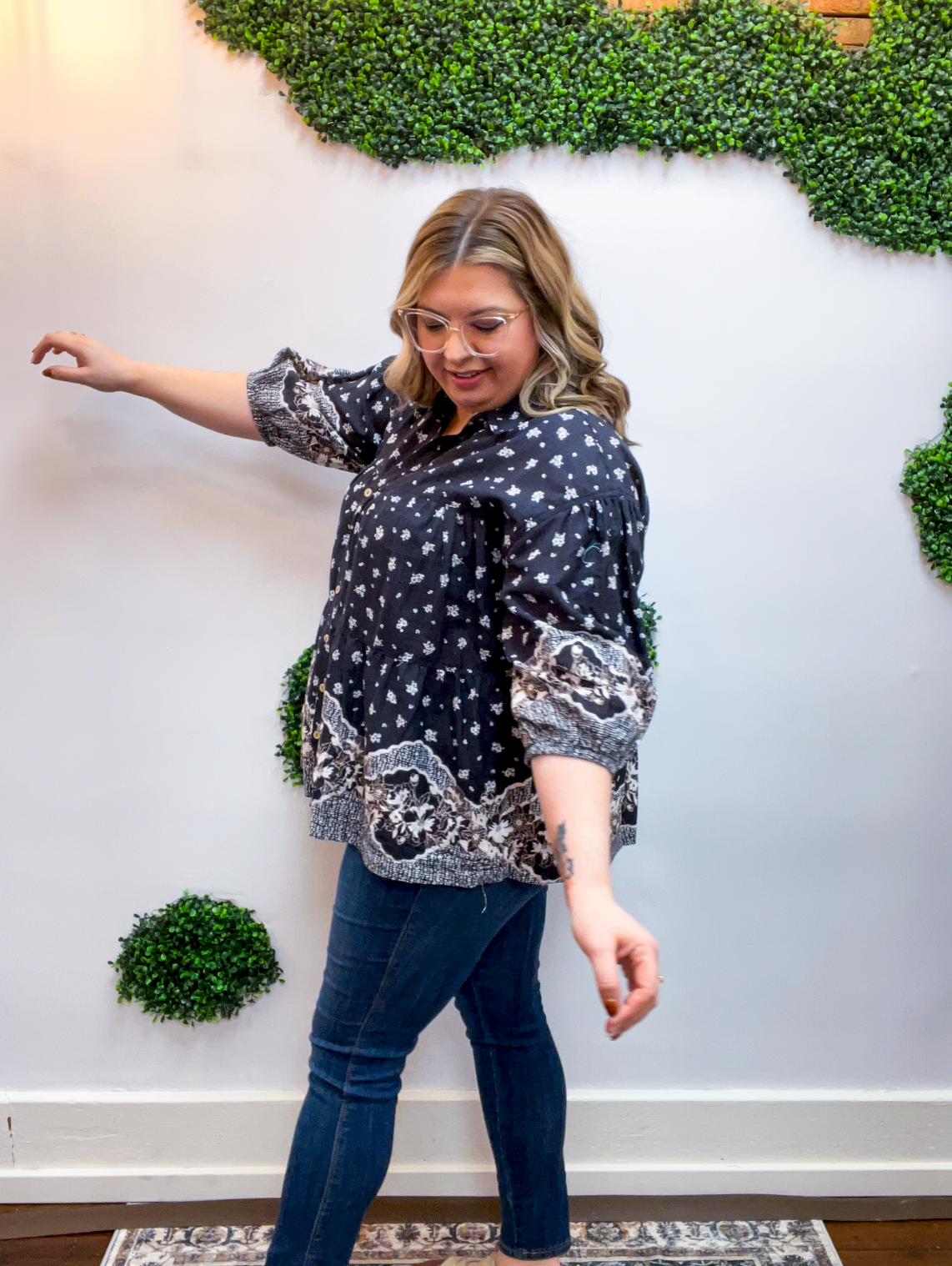 Easel | Midnight Meadow Button Down Top